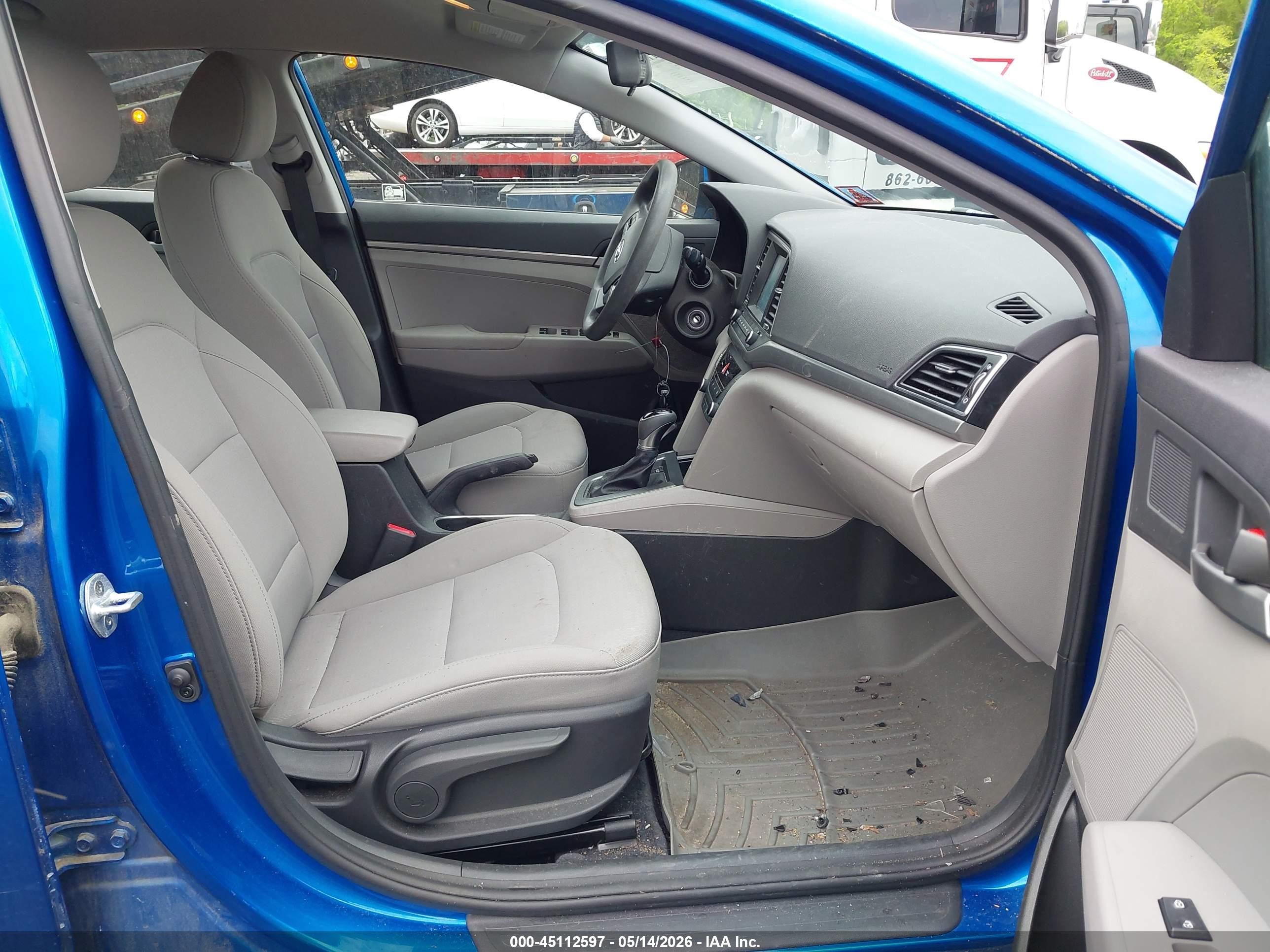 2018 Hyundai Elantra Se Dark Blue vin: 5NPD74LF4JH394949