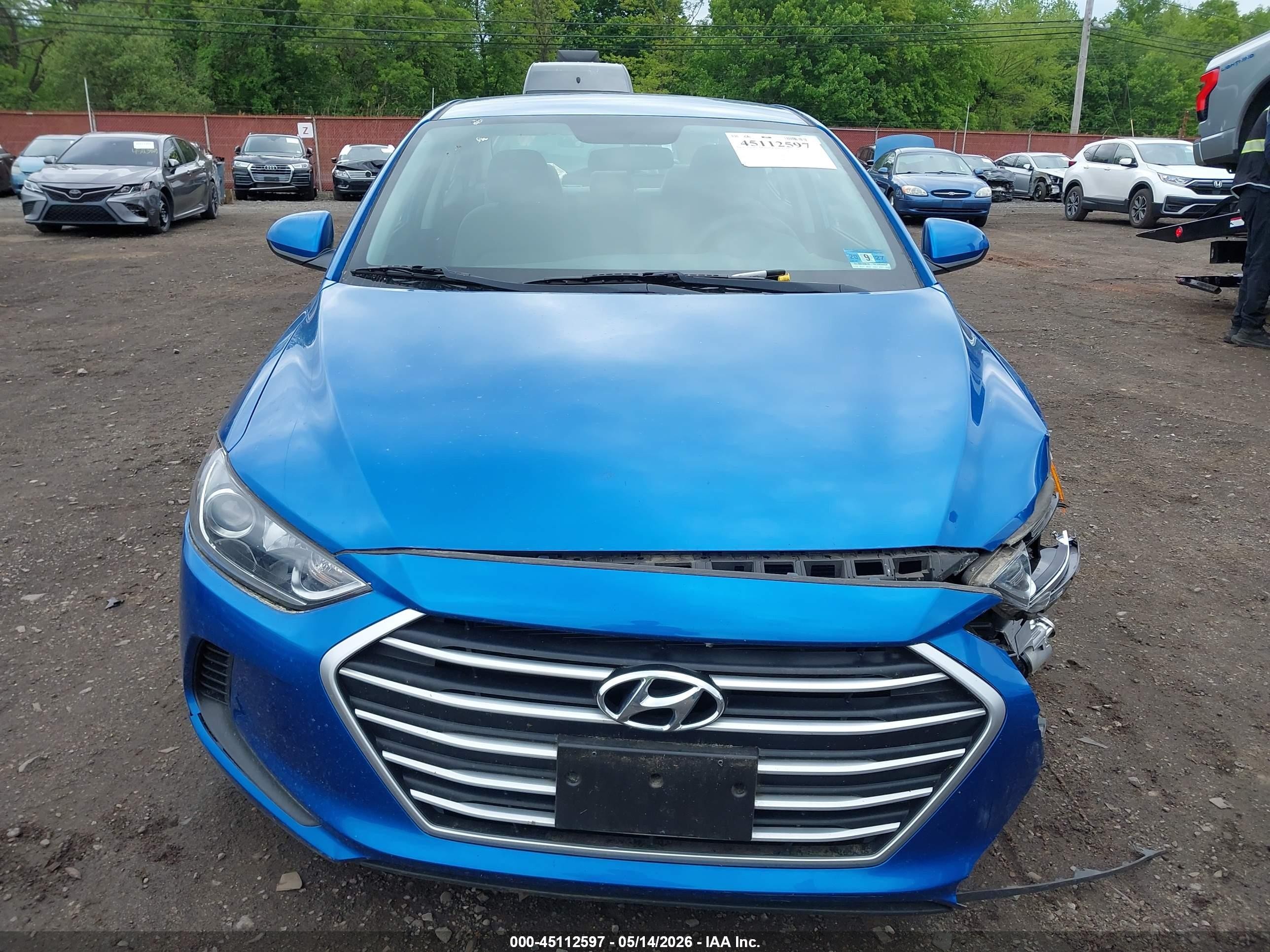 2018 Hyundai Elantra Se Dark Blue vin: 5NPD74LF4JH394949