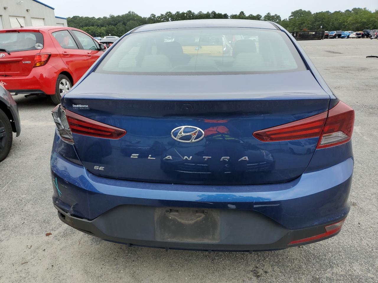 2019 Hyundai Elantra Se Синий vin: 5NPD74LF4KH498116