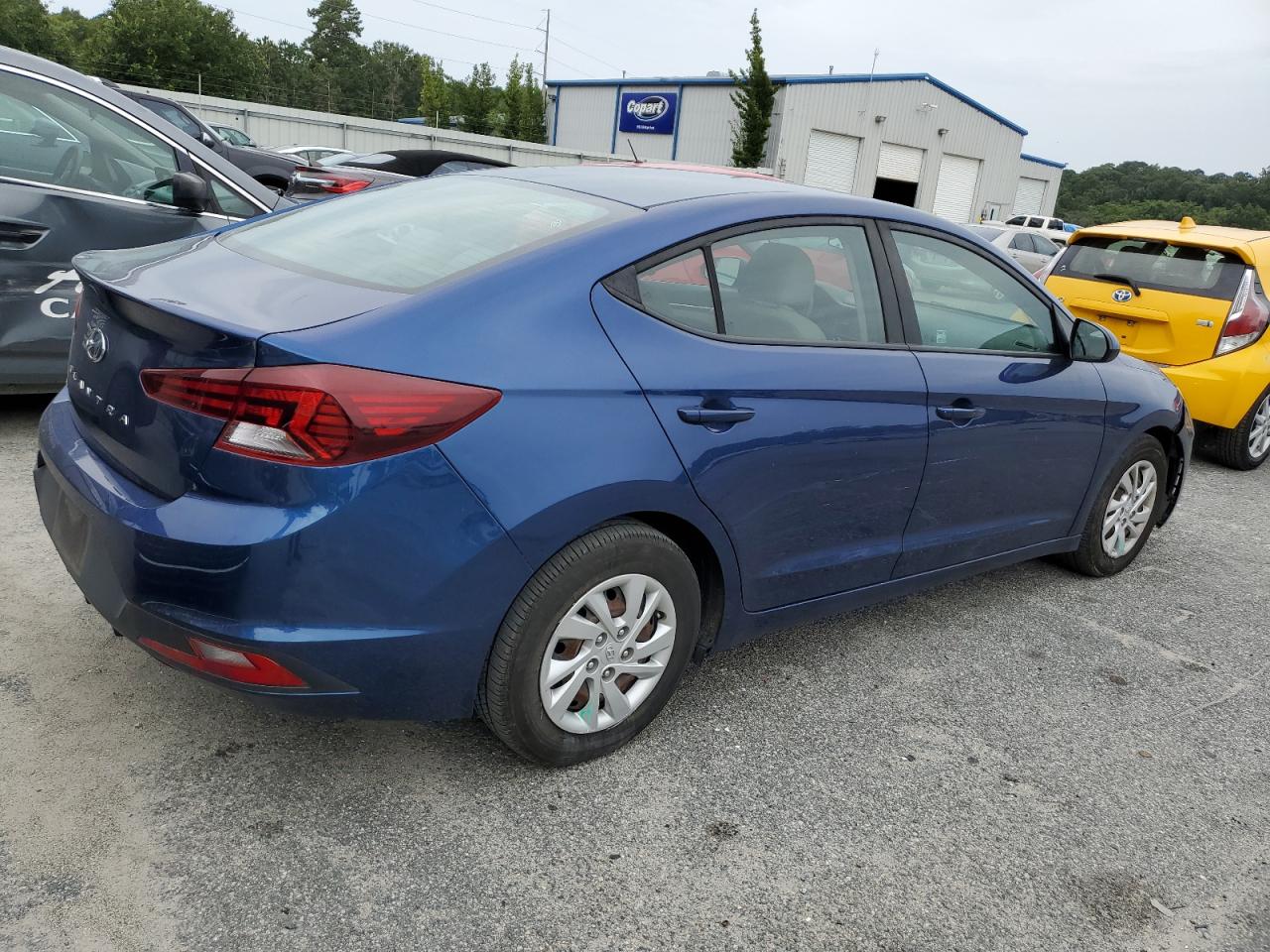 2019 Hyundai Elantra Se Синий vin: 5NPD74LF4KH498116