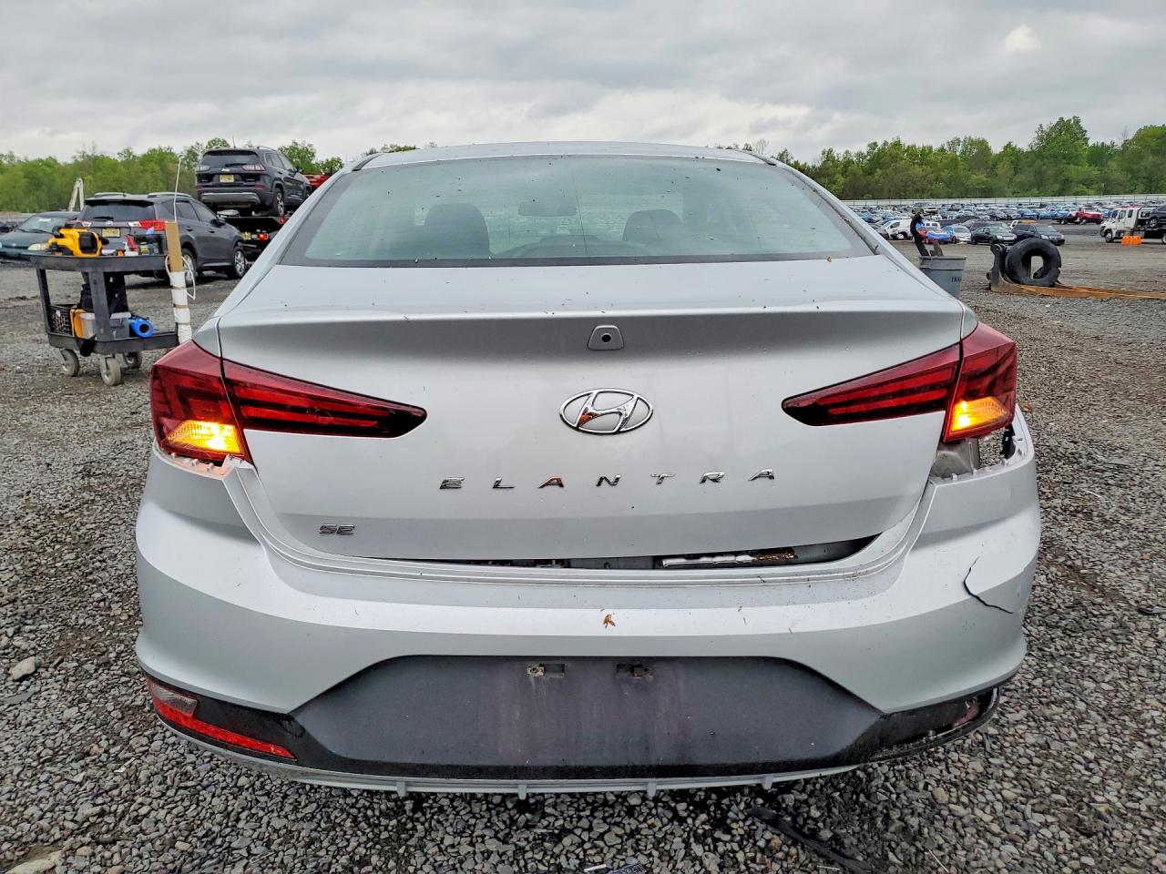 2020 Hyundai Elantra Se Silver vin: 5NPD74LF4LH505941