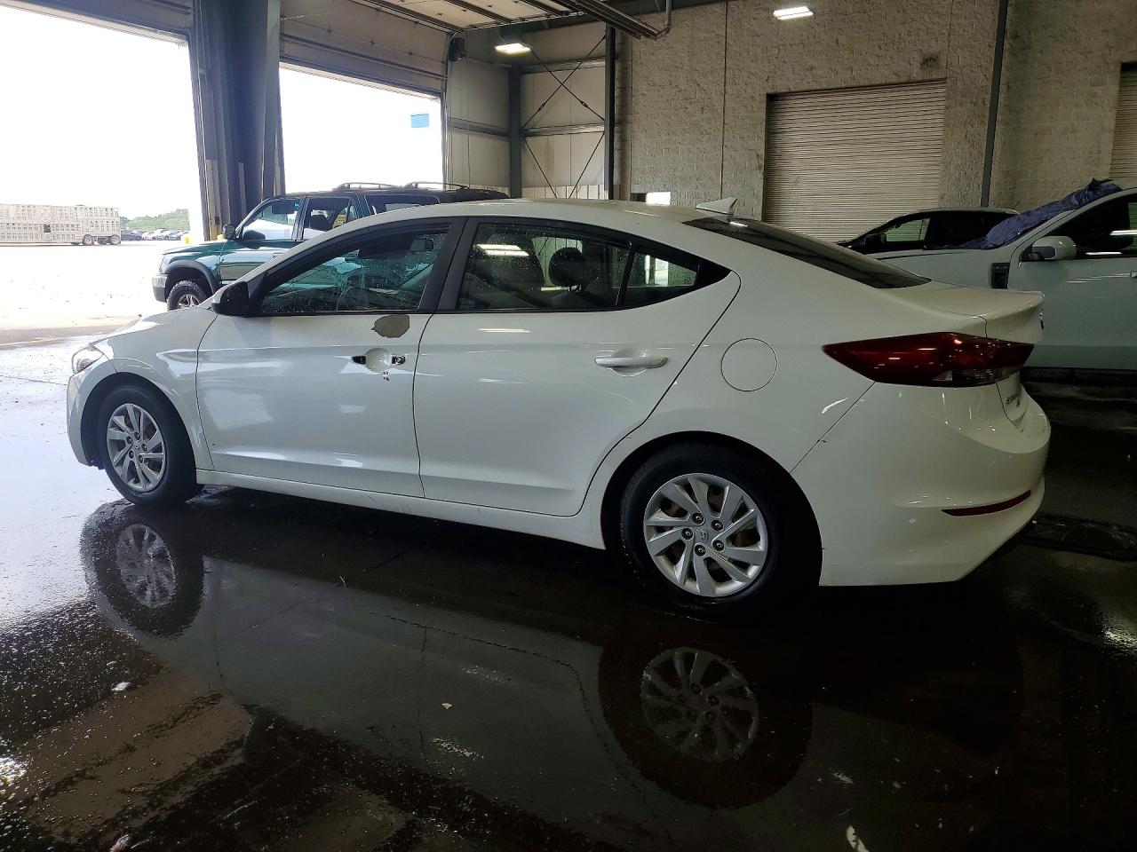 2017 Hyundai Elantra Se White vin: 5NPD74LF5HH140998
