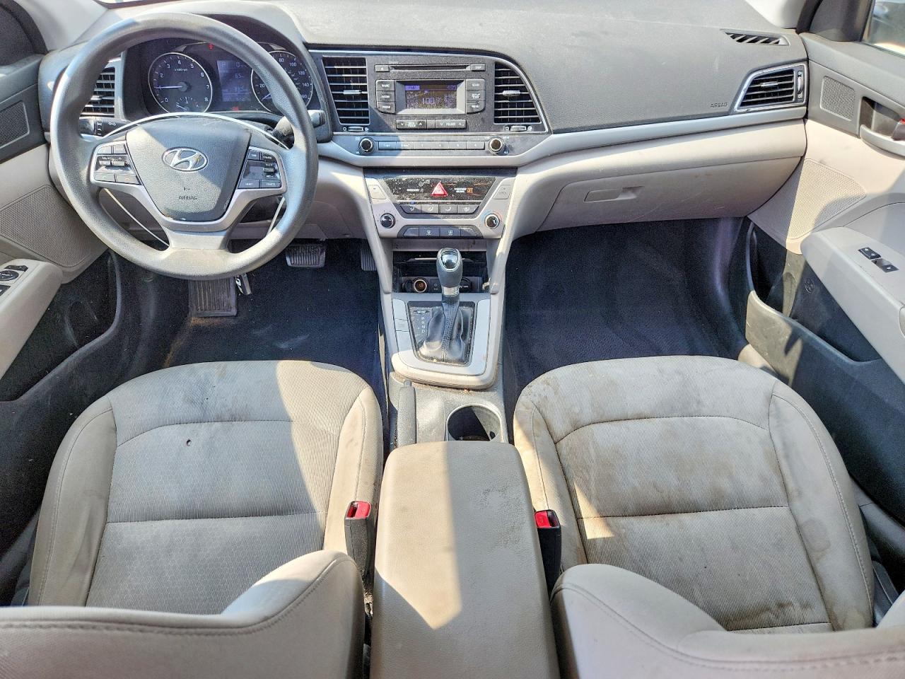 2018 Hyundai Elantra Se Silver vin: 5NPD74LF5JH279616