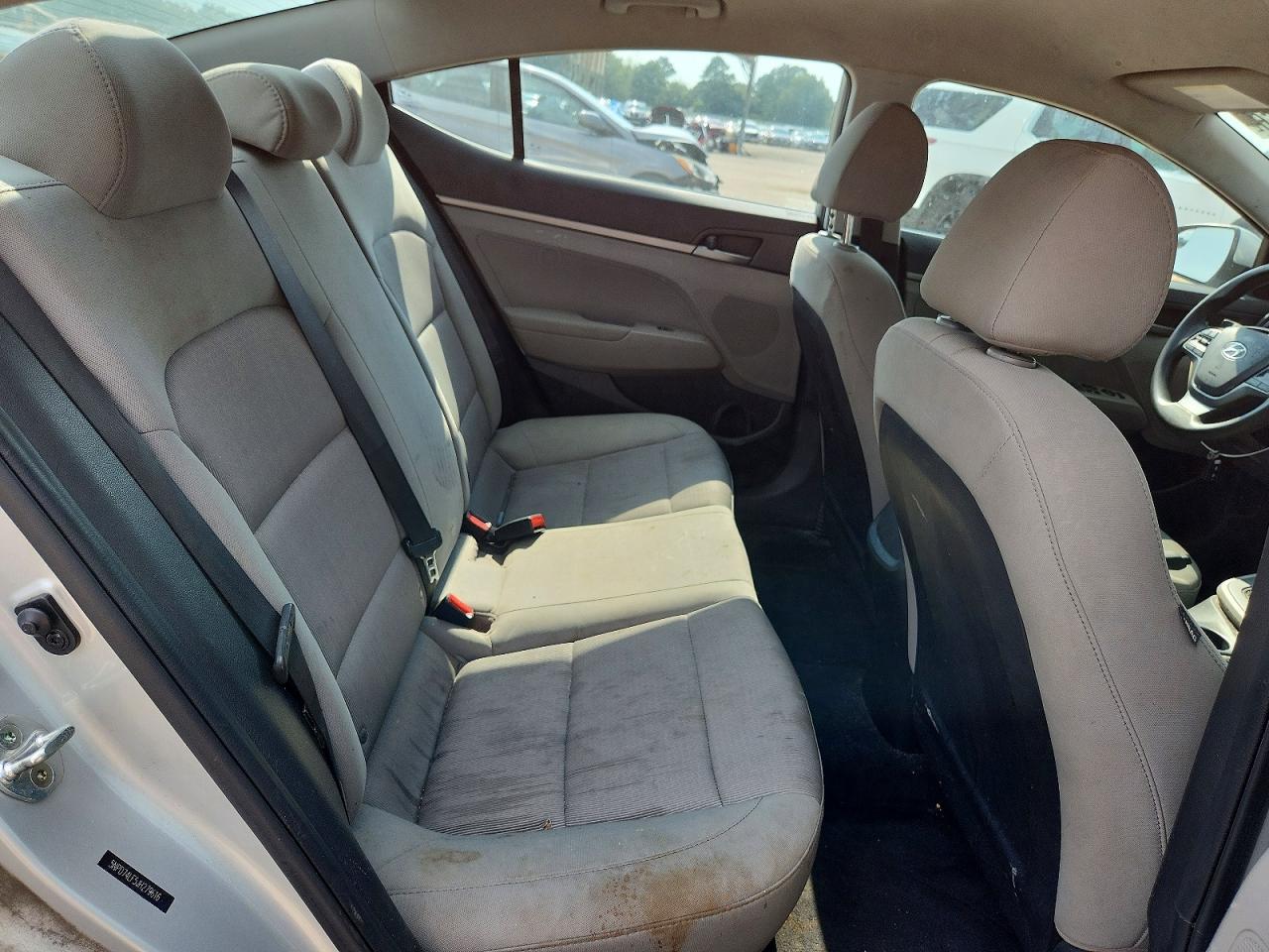 2018 Hyundai Elantra Se Silver vin: 5NPD74LF5JH279616