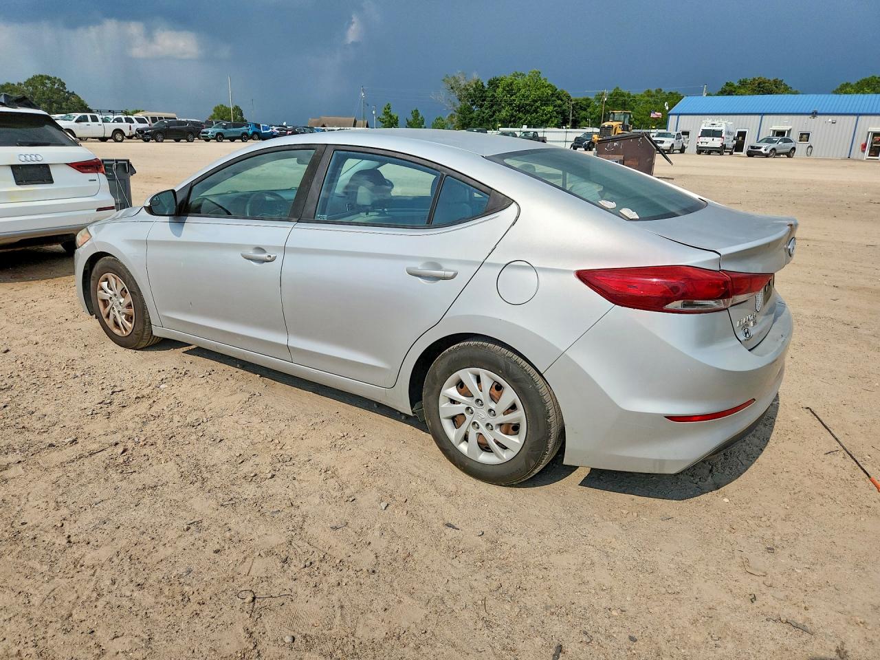 2018 Hyundai Elantra Se Silver vin: 5NPD74LF5JH279616