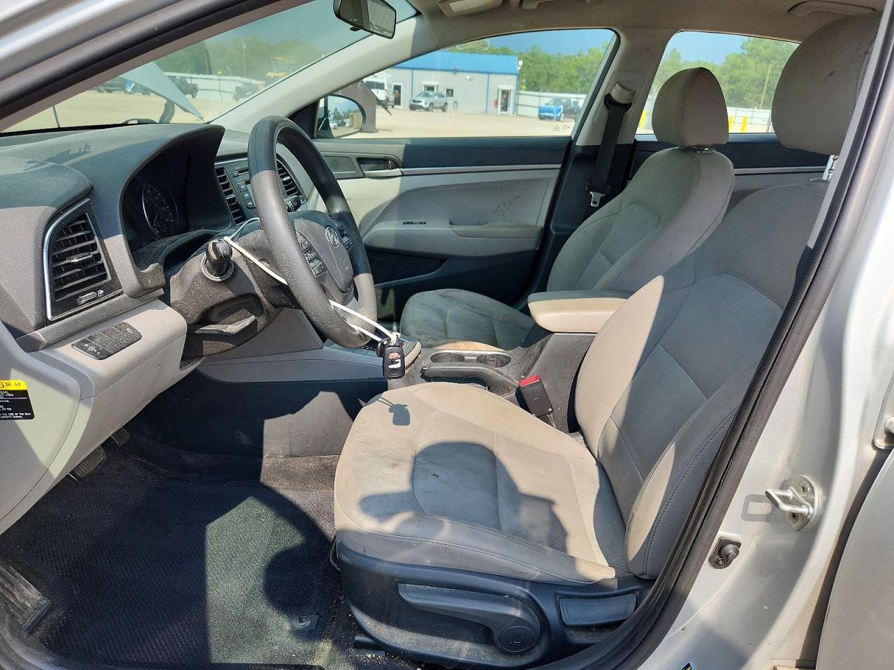 2018 Hyundai Elantra Se Silver vin: 5NPD74LF5JH279616