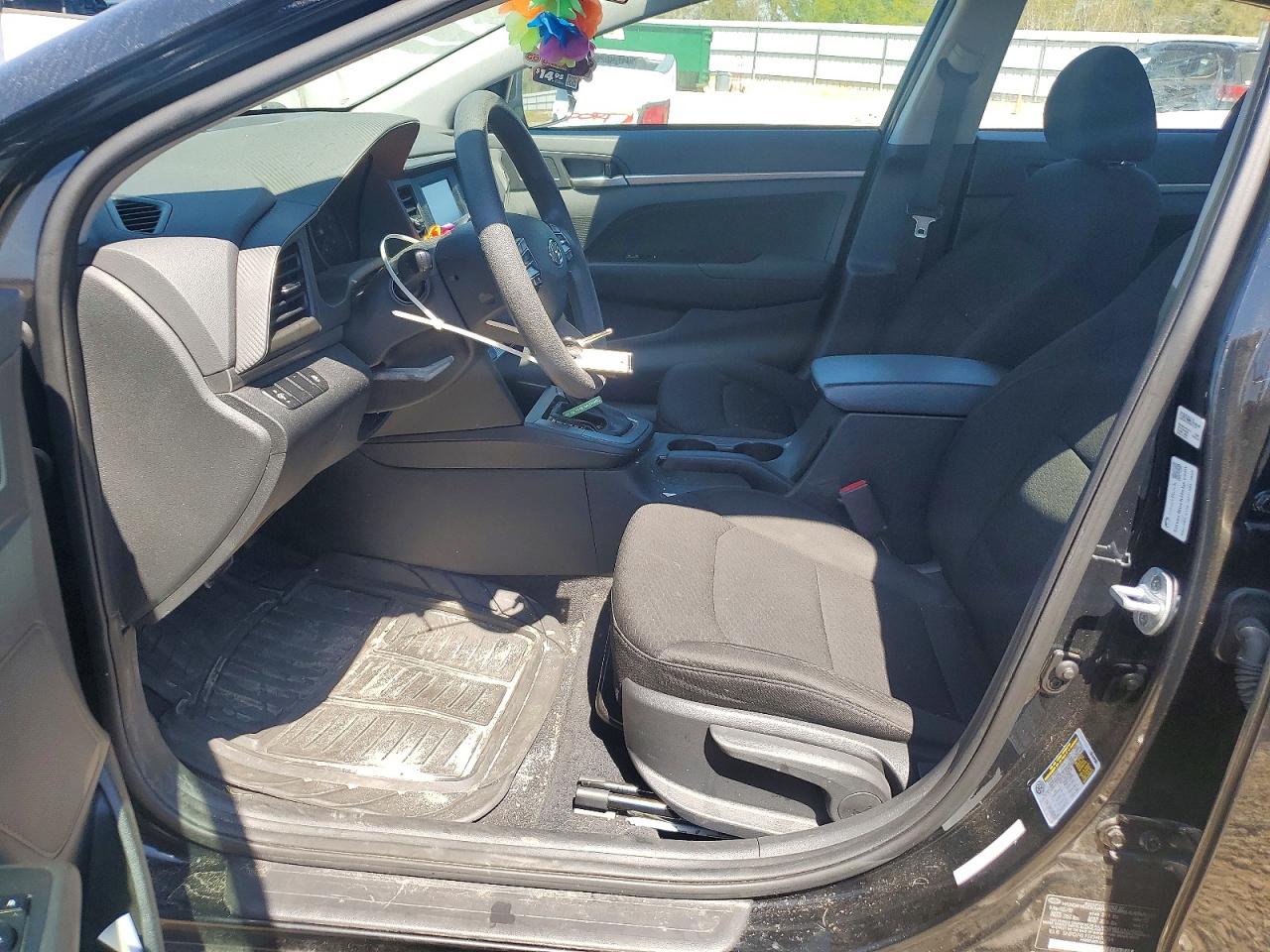 2019 Hyundai Elantra Se Black vin: 5NPD74LF5KH476254
