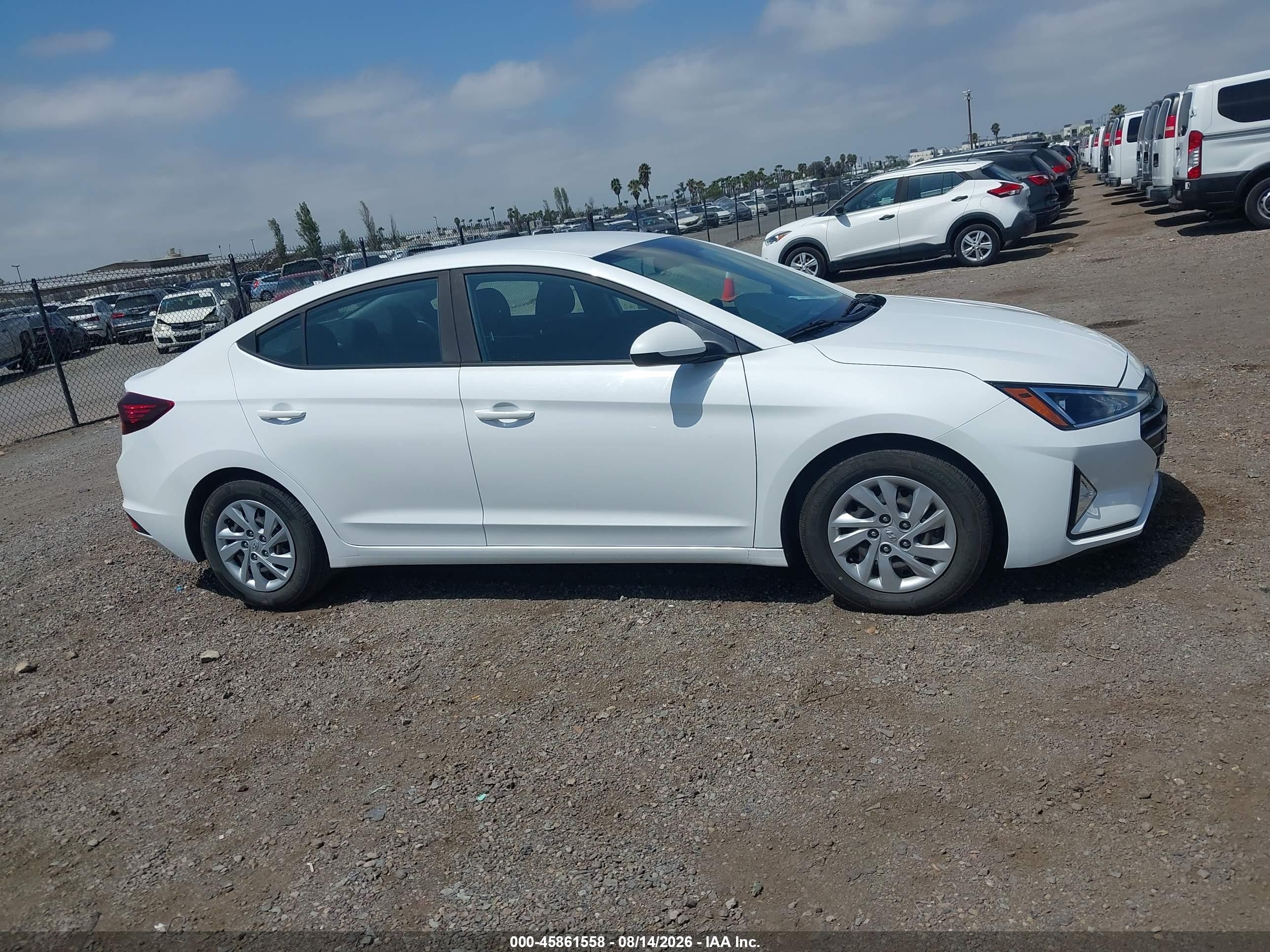 2020 Hyundai Elantra Se White vin: 5NPD74LF5LH615767