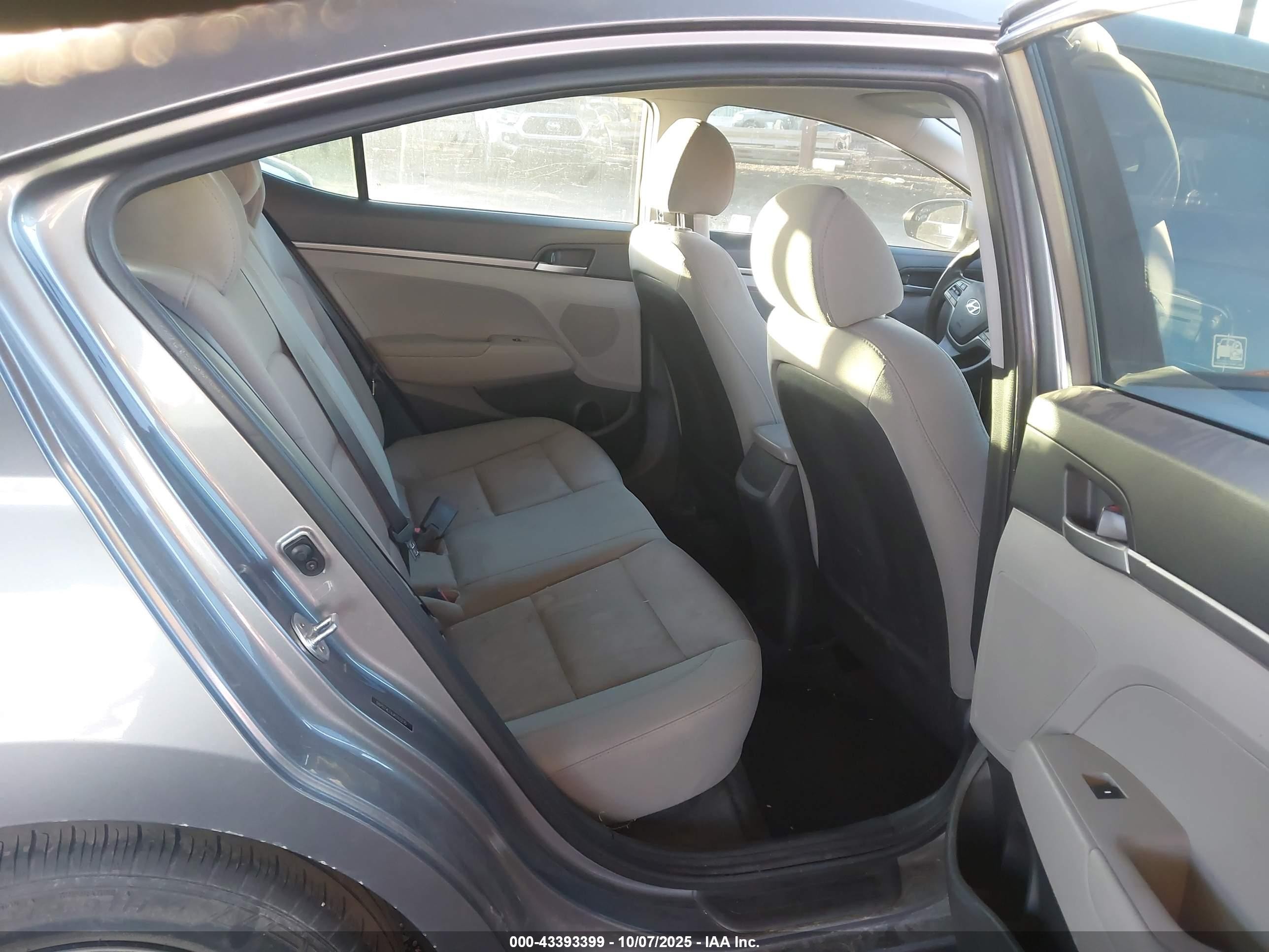 2018 Hyundai Elantra Se Серый vin: 5NPD74LF6JH312235