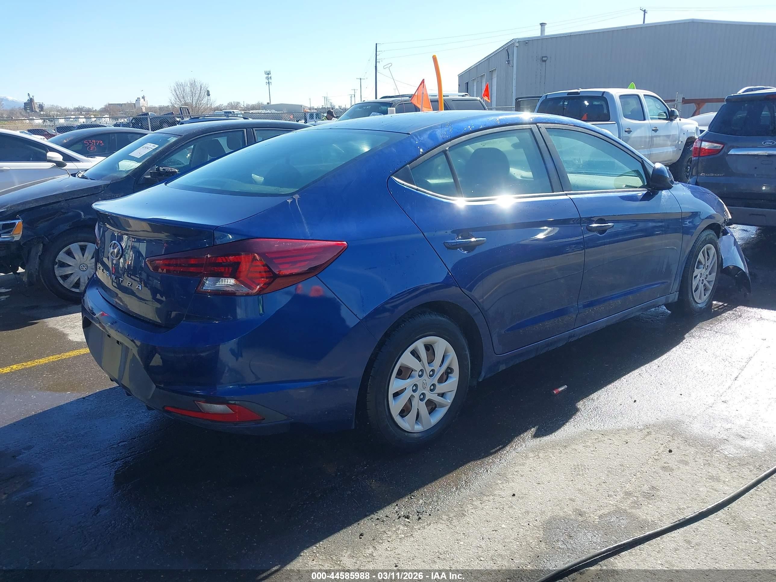 2019 Hyundai Elantra Se Синий vin: 5NPD74LF6KH431100