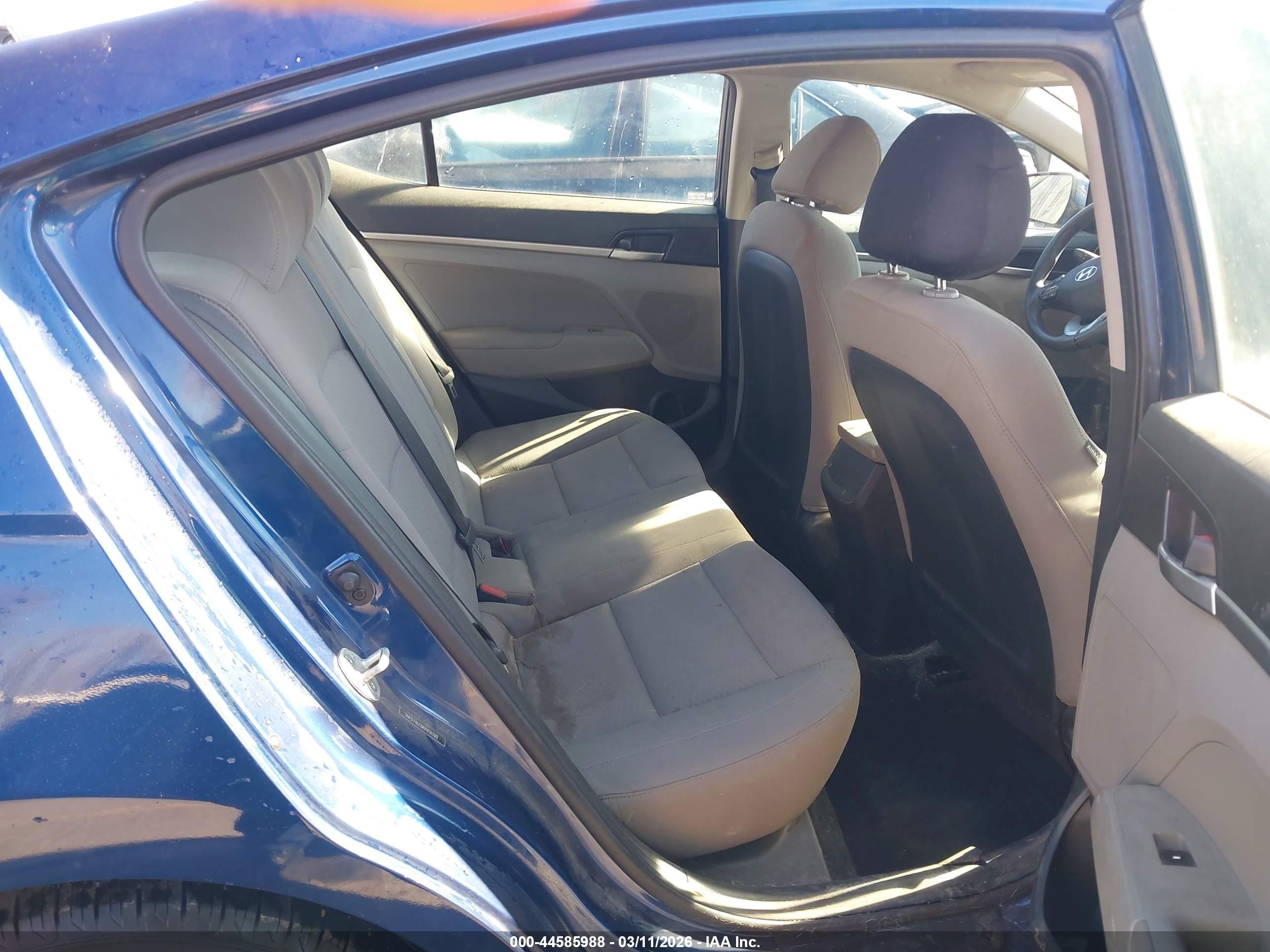 2019 Hyundai Elantra Se Синий vin: 5NPD74LF6KH431100