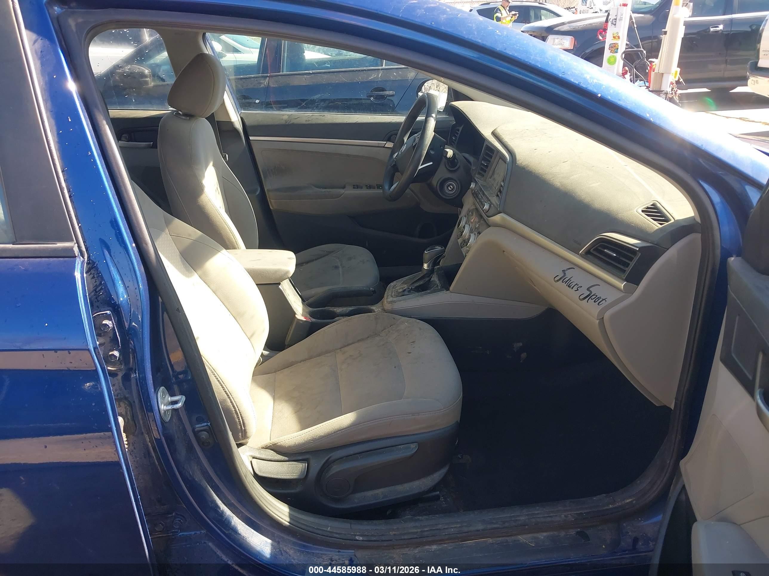 2019 Hyundai Elantra Se Синий vin: 5NPD74LF6KH431100