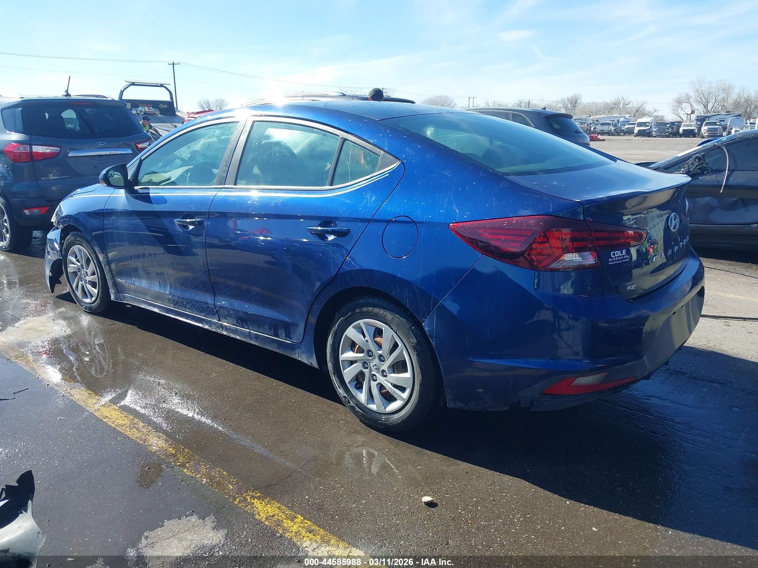 2019 Hyundai Elantra Se Синий vin: 5NPD74LF6KH431100