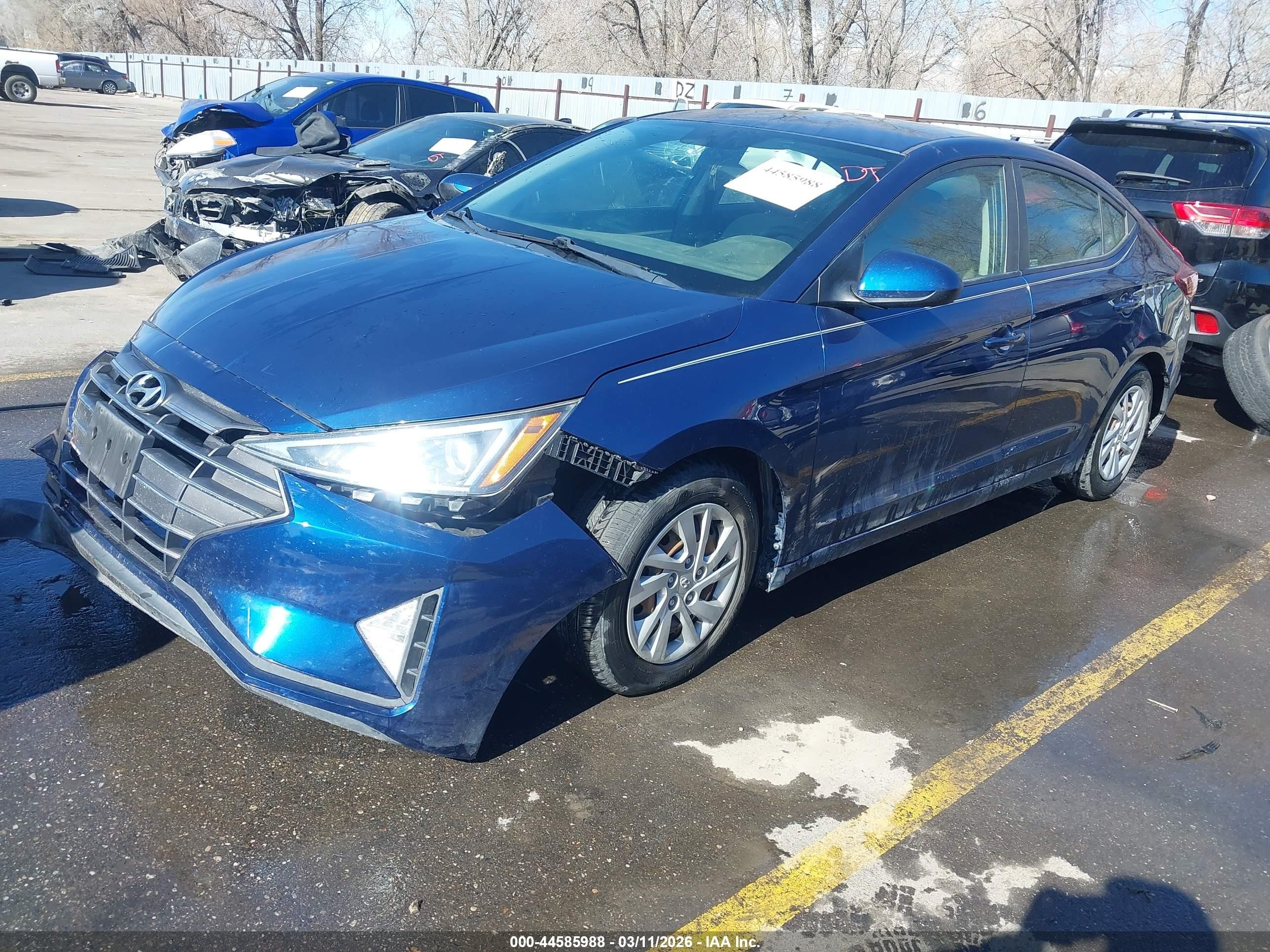 2019 Hyundai Elantra Se Синий vin: 5NPD74LF6KH431100