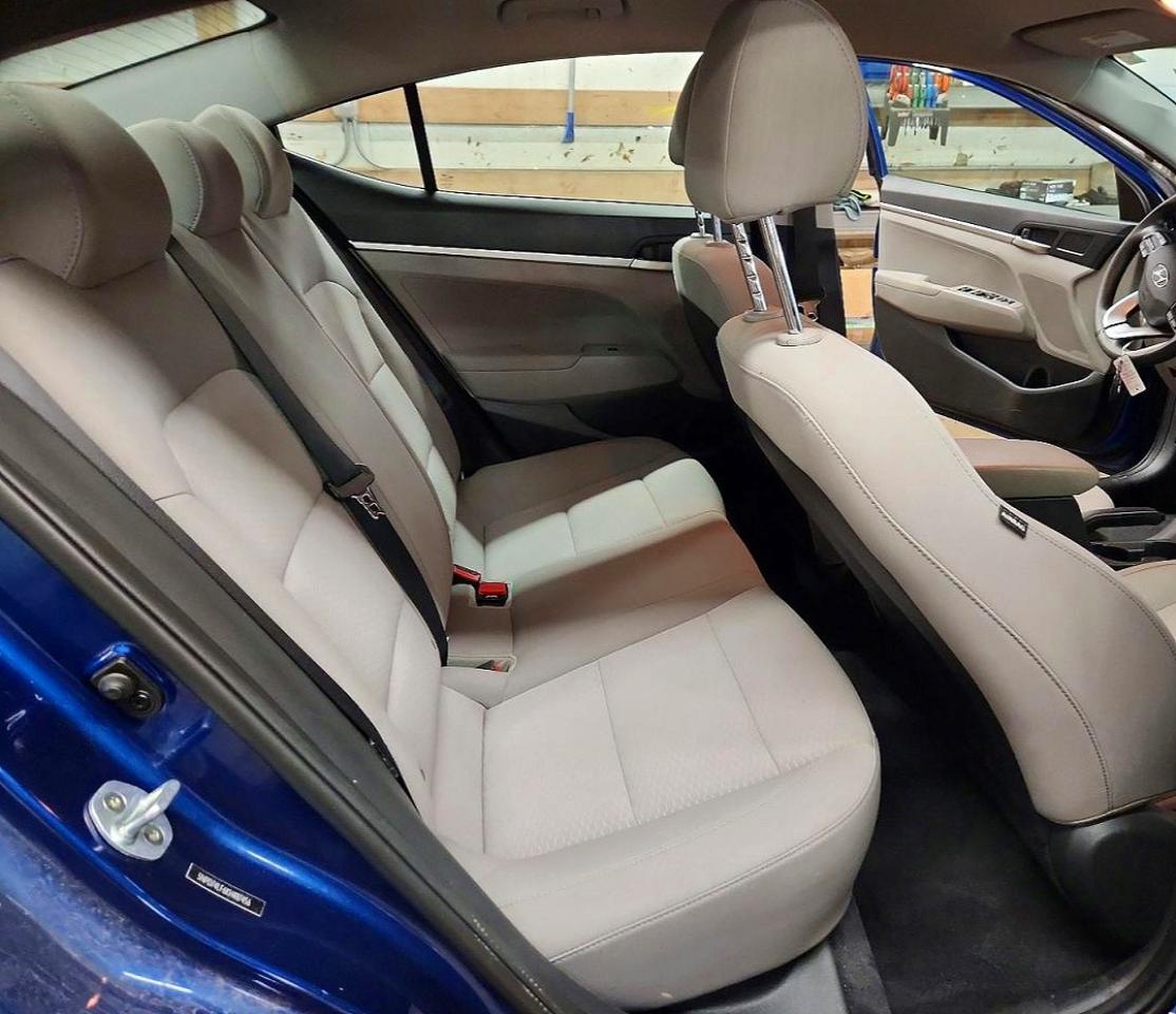 2019 Hyundai Elantra Se Blue vin: 5NPD74LF6KH487456