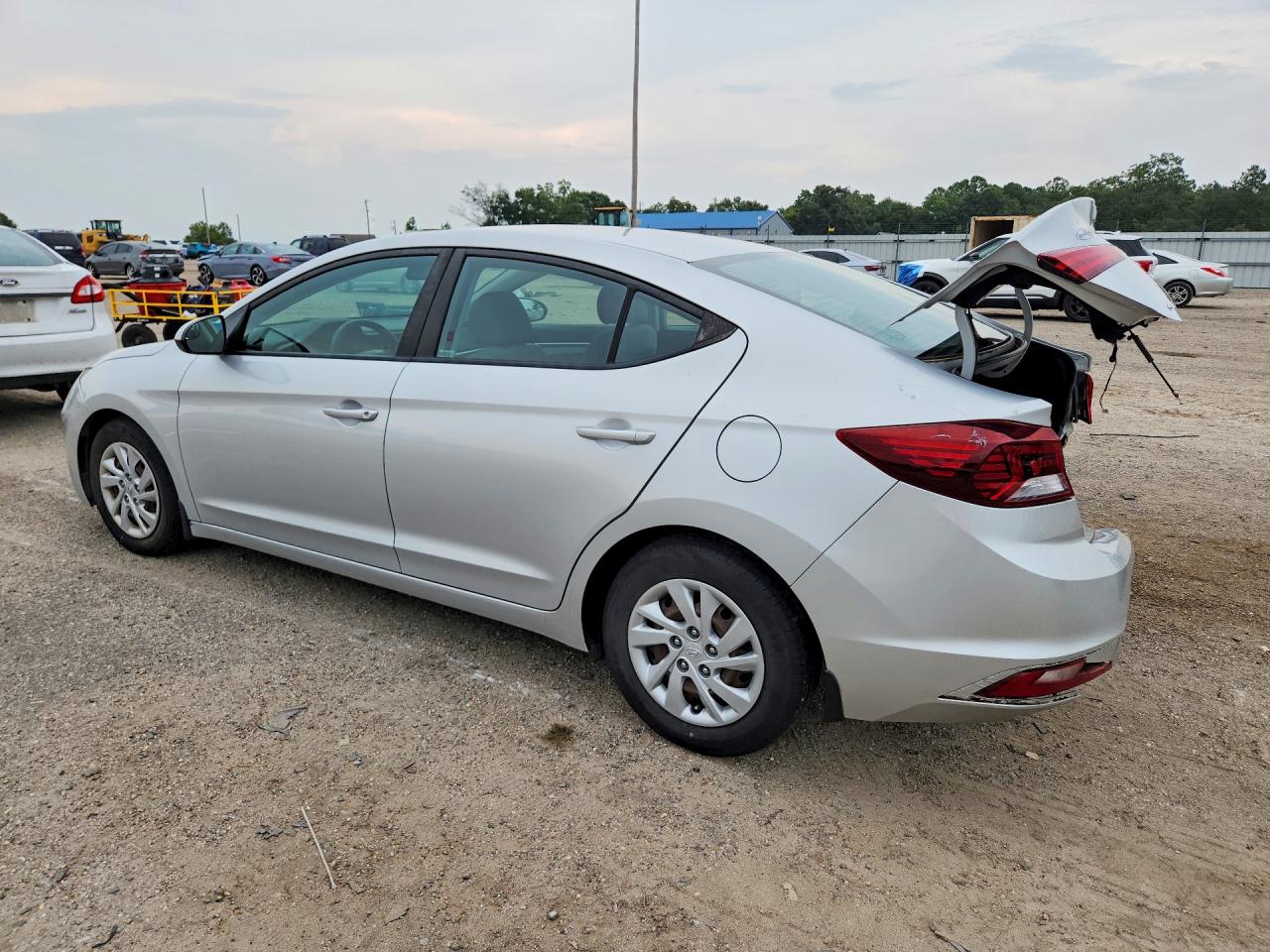 2020 Hyundai Elantra Se Silver vin: 5NPD74LF6LH505827