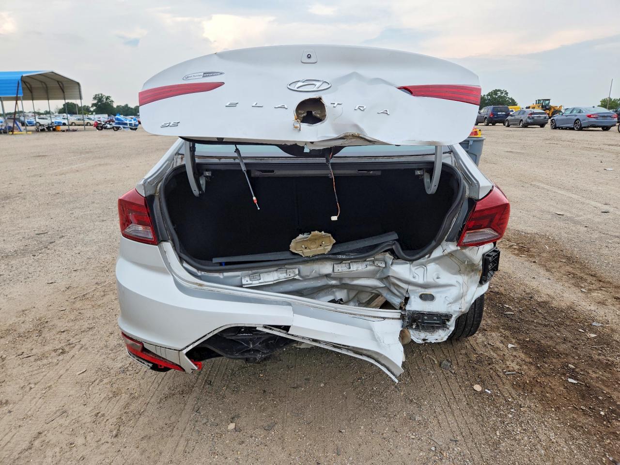 2020 Hyundai Elantra Se Silver vin: 5NPD74LF6LH505827