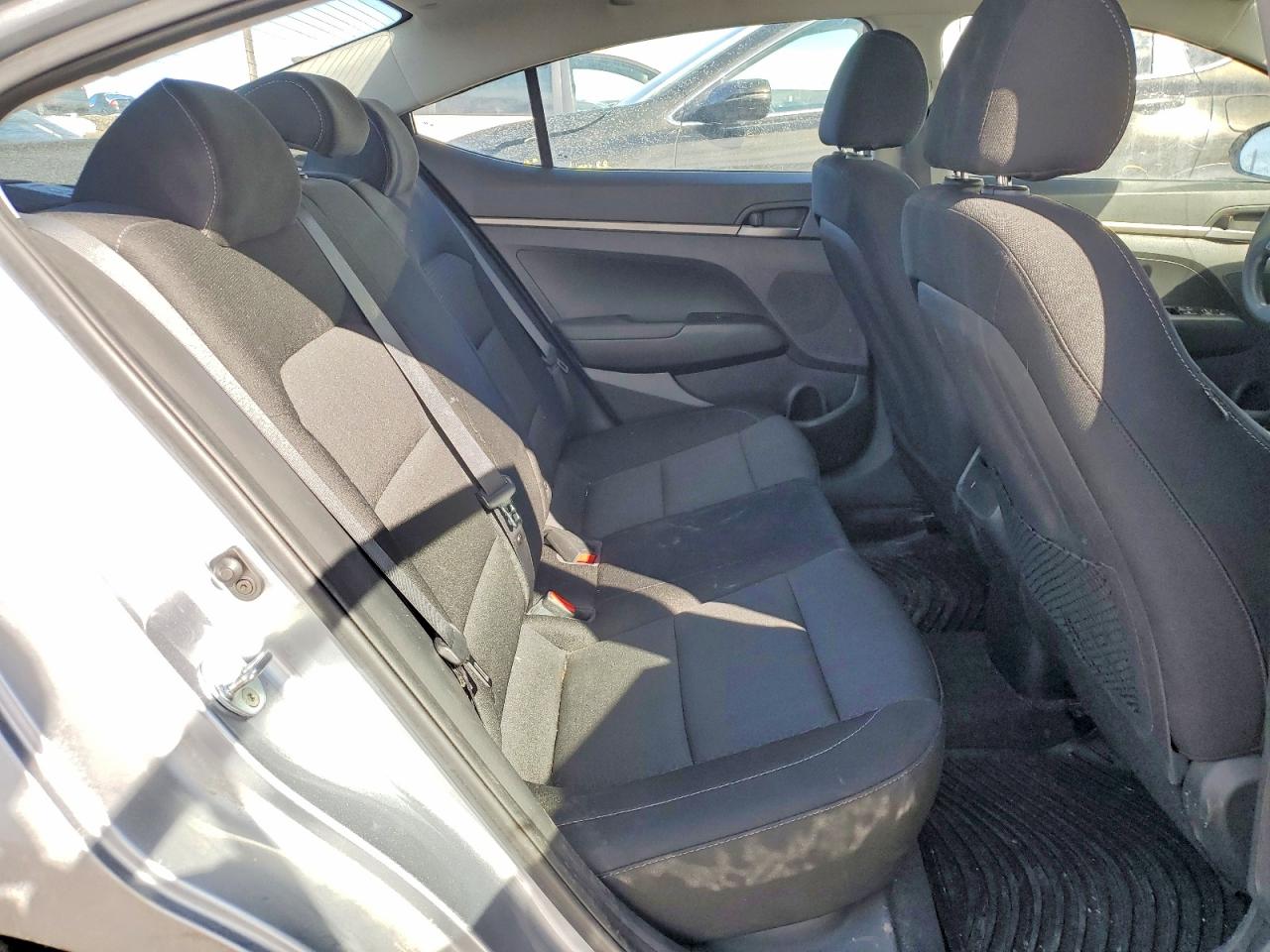 2017 Hyundai Elantra Silver vin: 5NPD74LF7HH141831