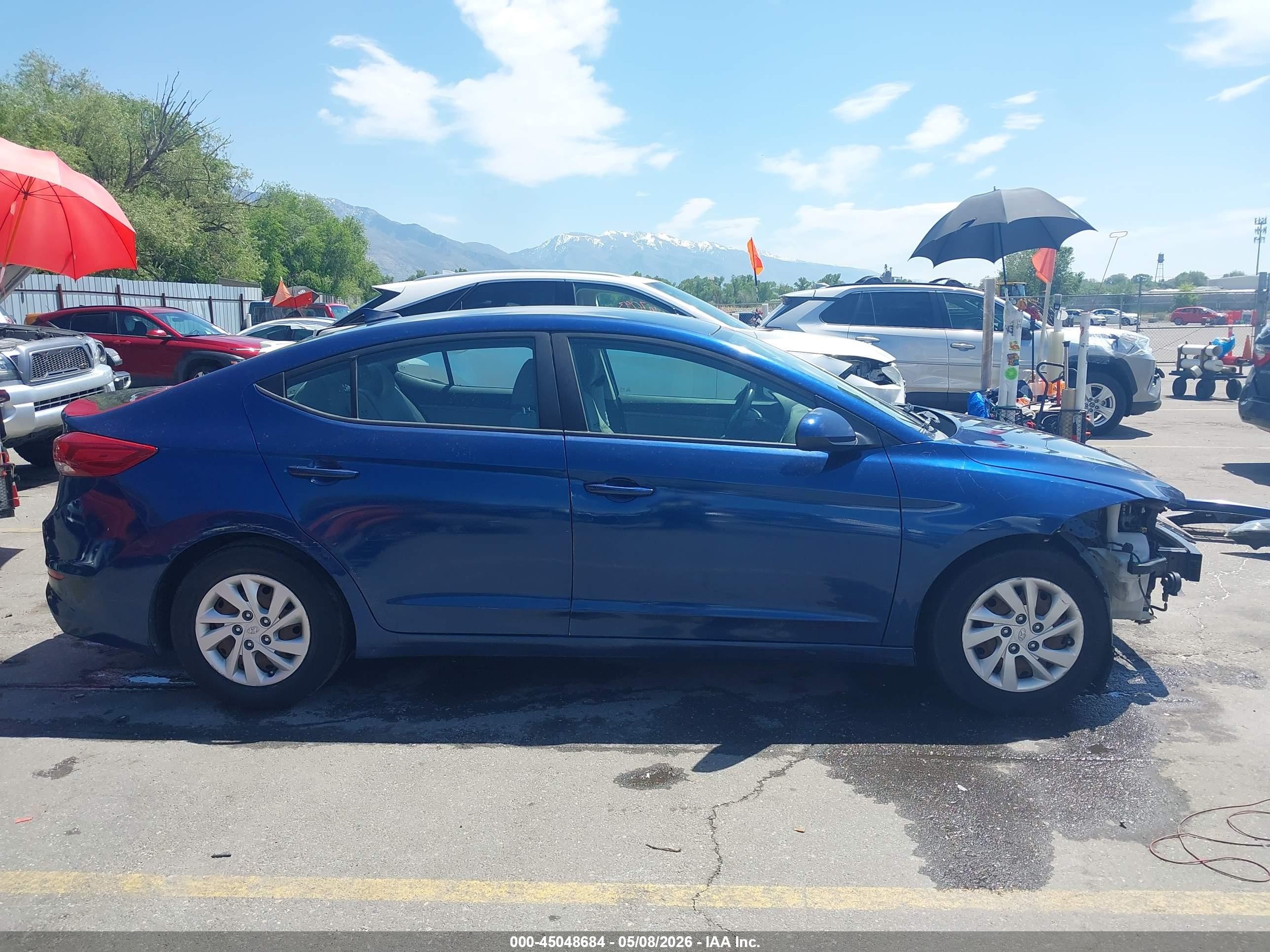 2017 Hyundai Elantra Se Blue vin: 5NPD74LF7HH189569
