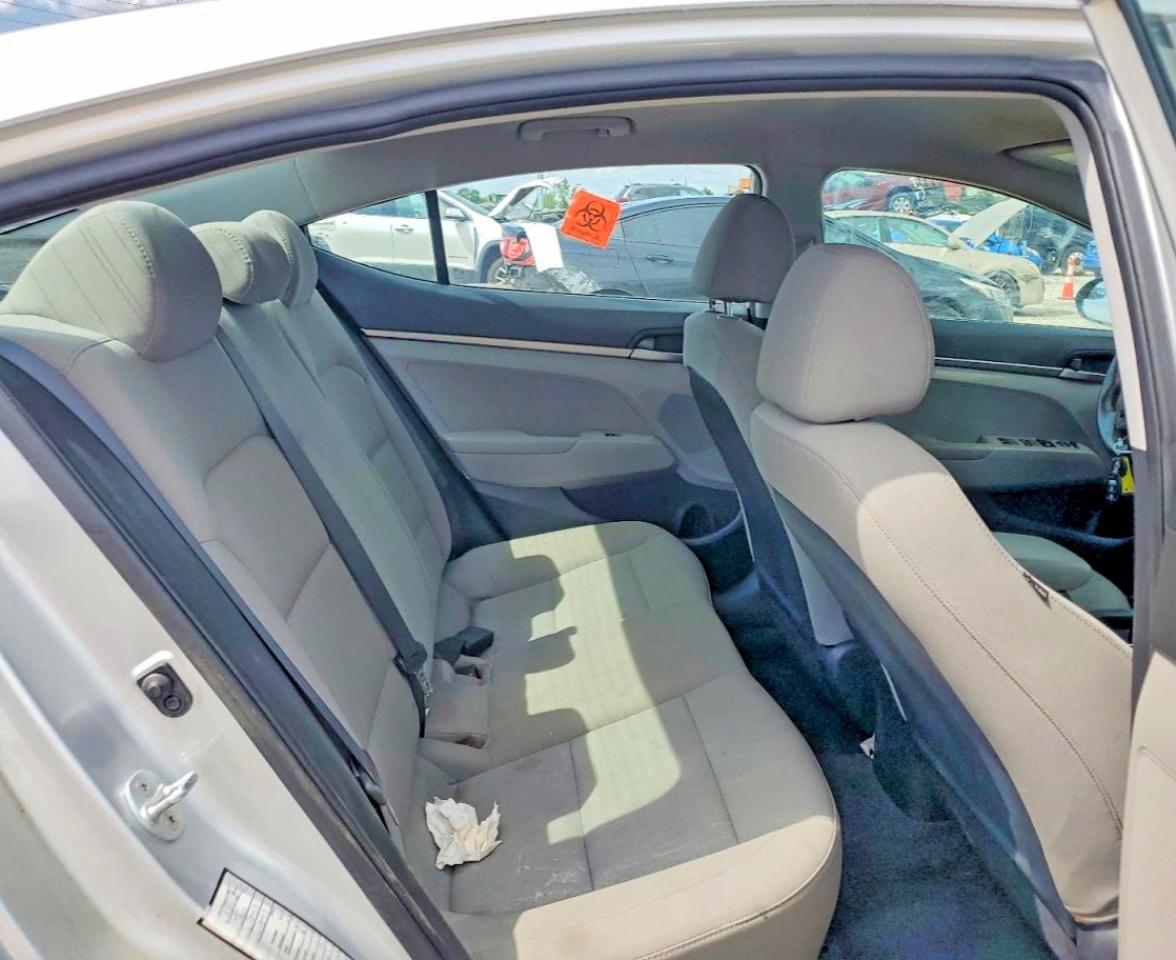 2017 Hyundai Elantra Se Silver vin: 5NPD74LF7HH208122