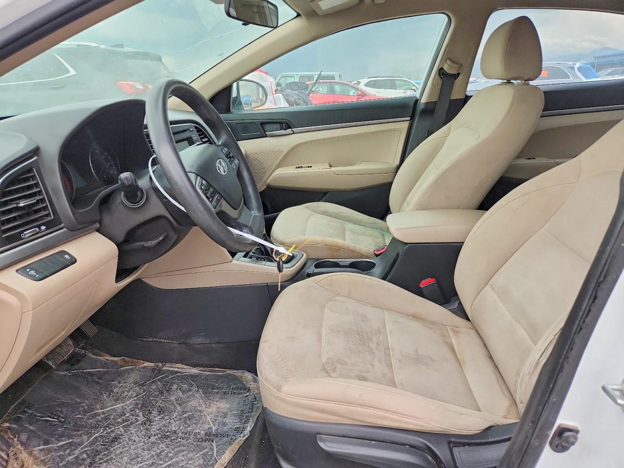 2018 Hyundai Elantra Se White vin: 5NPD74LF7JH299446