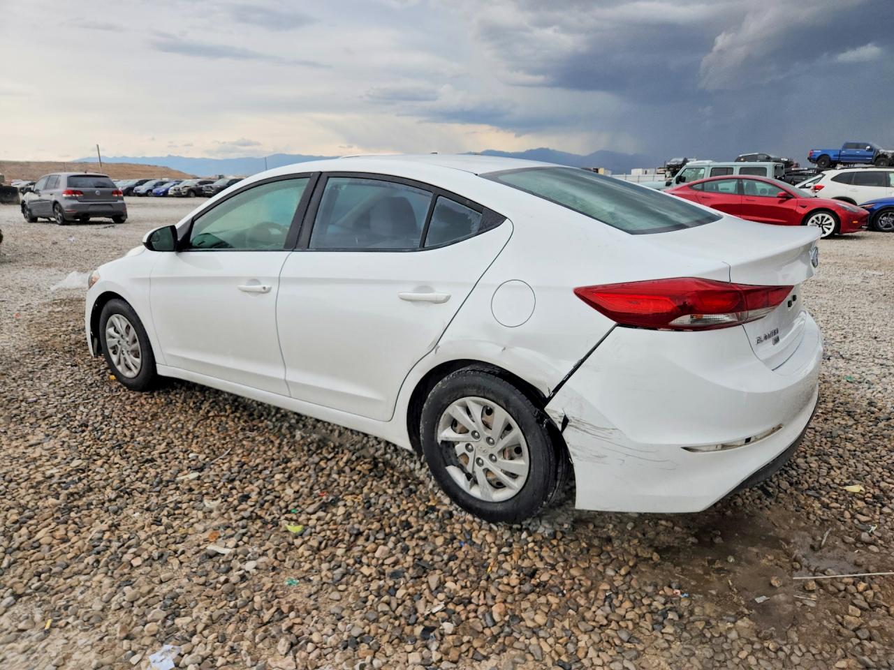 2018 Hyundai Elantra Se White vin: 5NPD74LF7JH299446