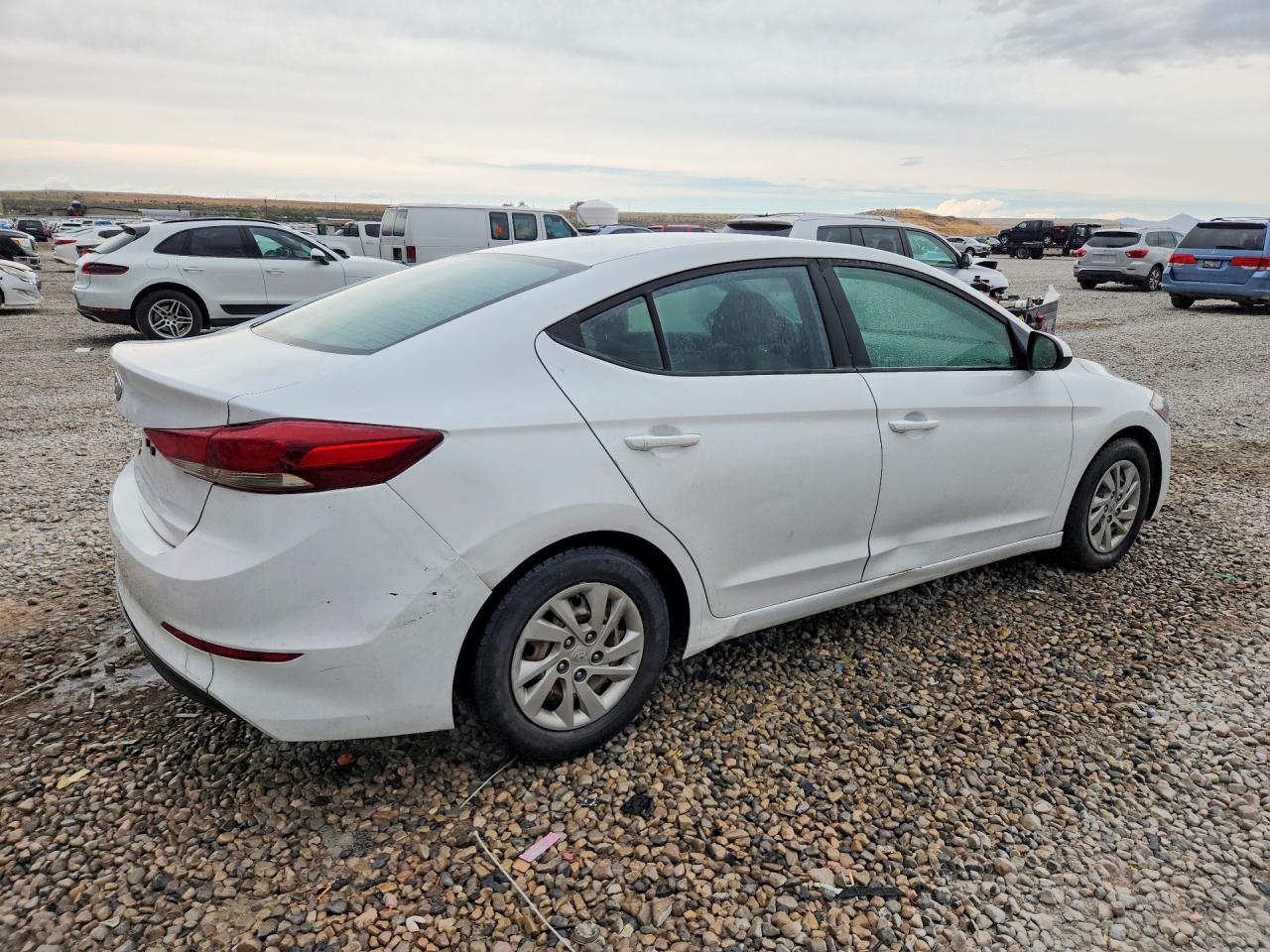 2018 Hyundai Elantra Se White vin: 5NPD74LF7JH299446