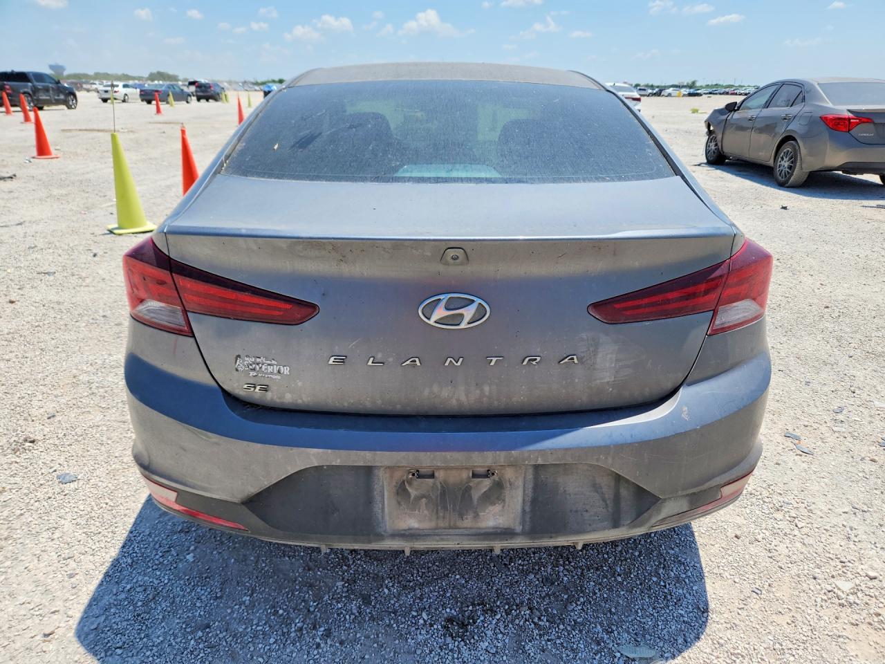 2019 Hyundai Elantra Se Серый vin: 5NPD74LF7KH423670