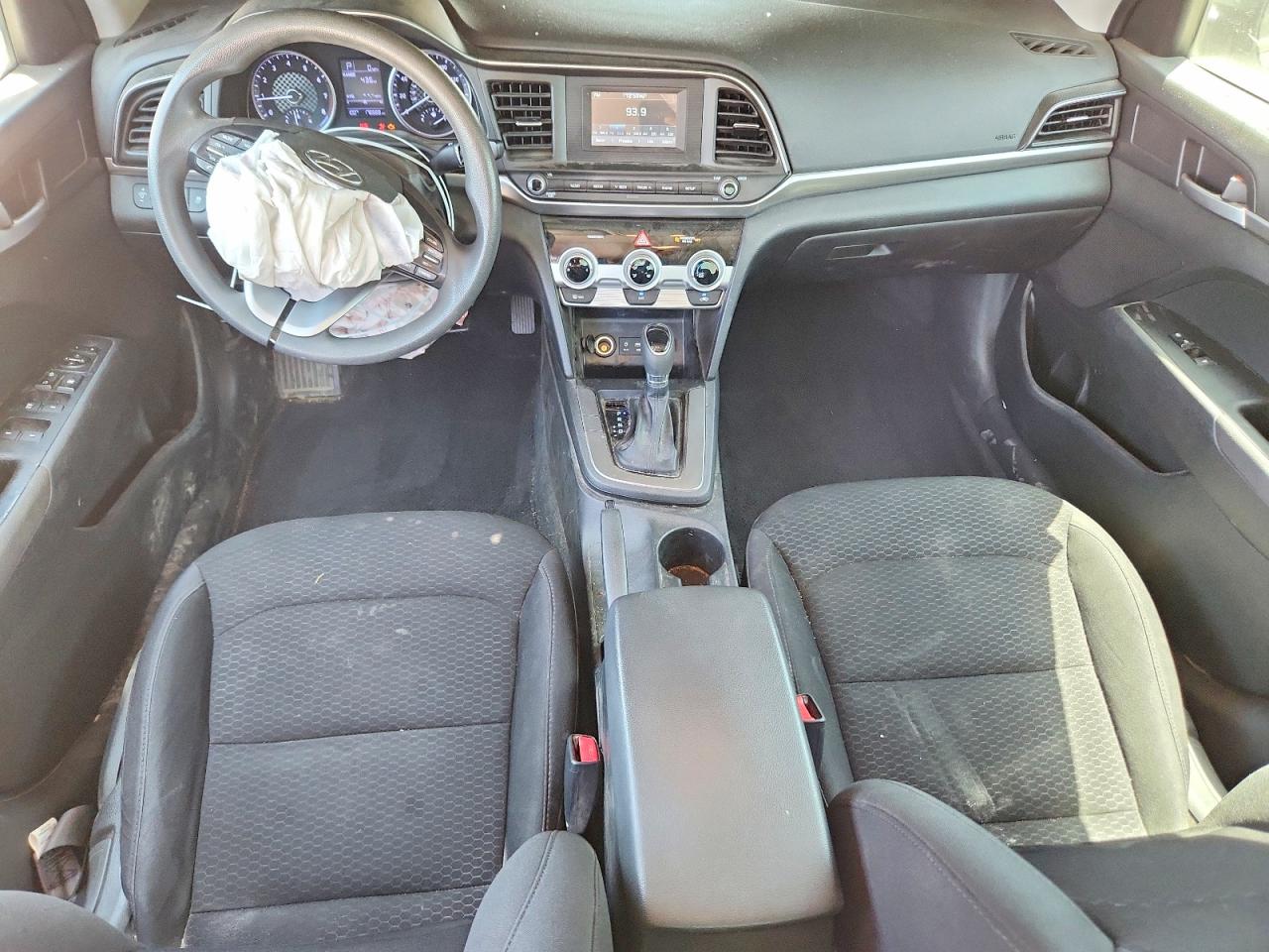 2019 Hyundai Elantra Se Серый vin: 5NPD74LF7KH423670