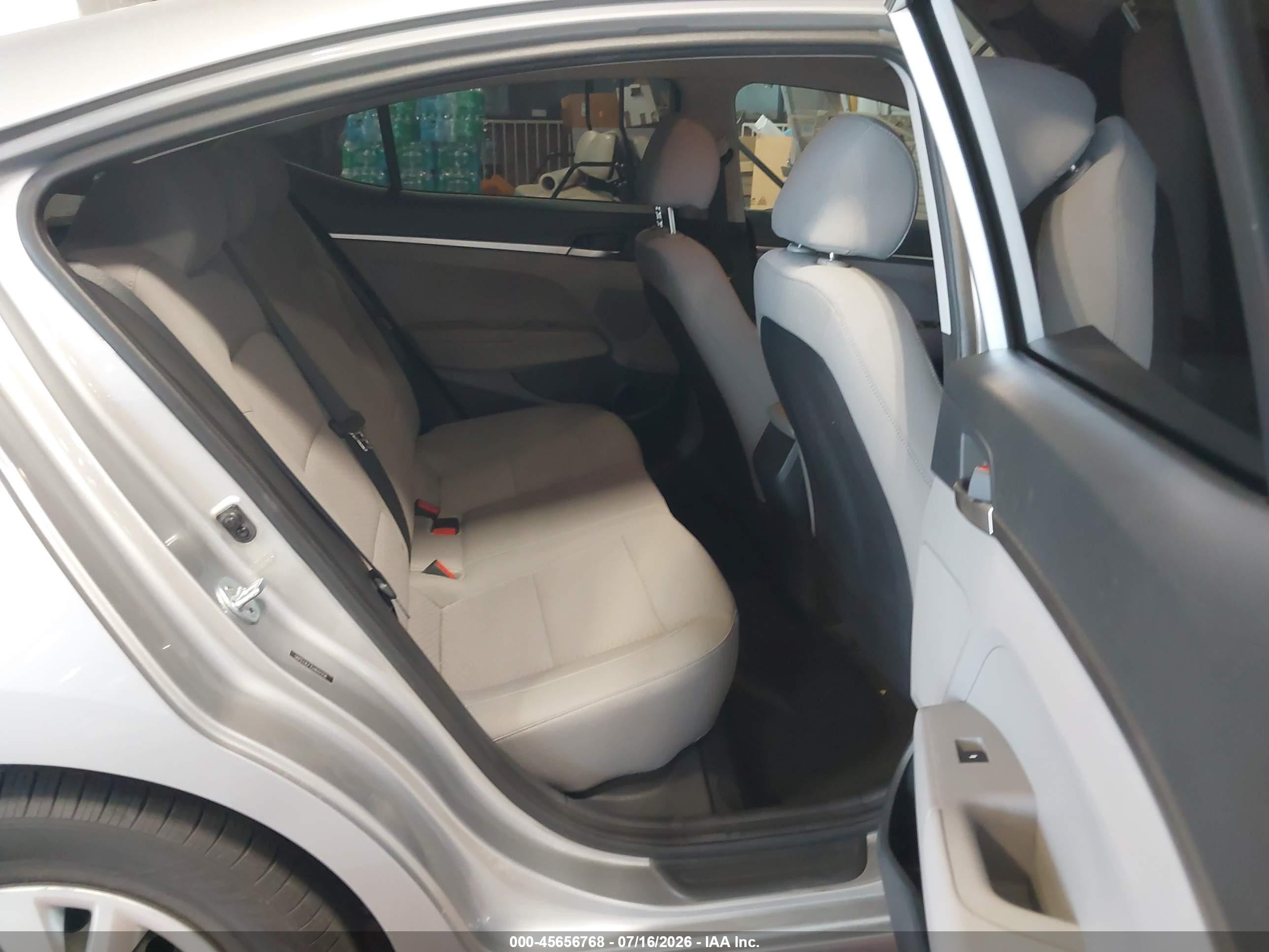 2020 Hyundai Elantra Se Серебряный vin: 5NPD74LF7LH602258