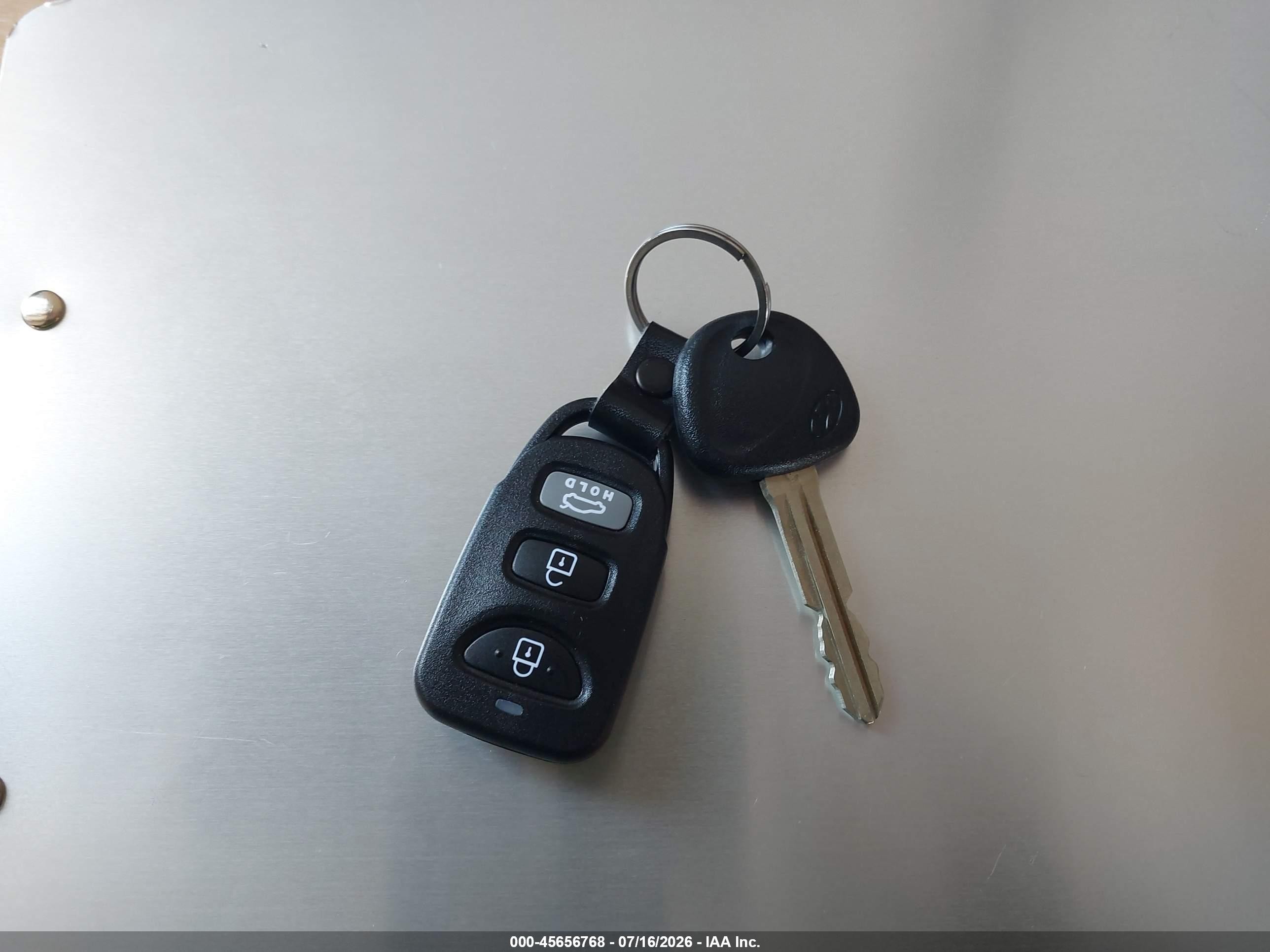 2020 Hyundai Elantra Se Серебряный vin: 5NPD74LF7LH602258