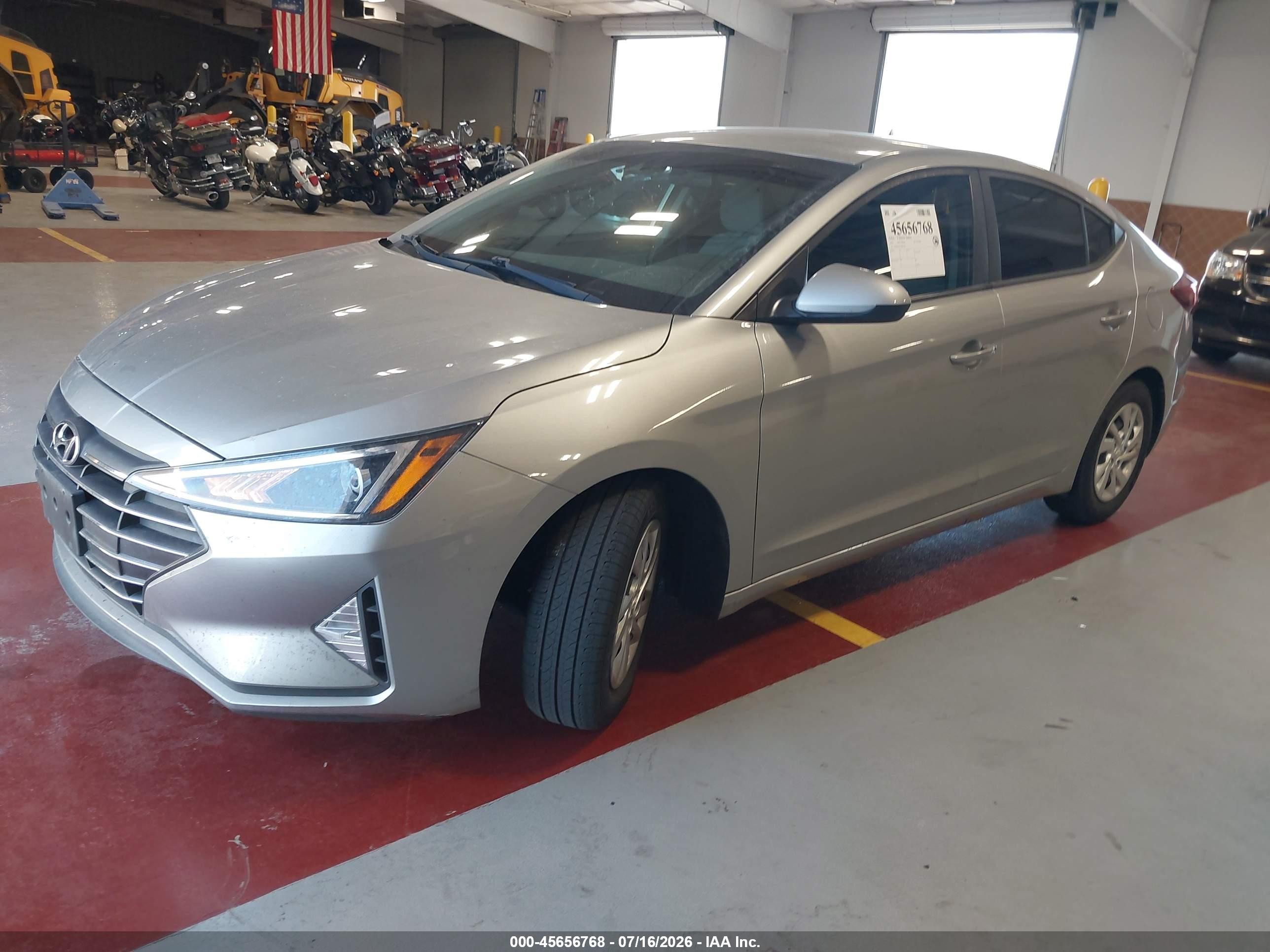 2020 Hyundai Elantra Se Серебряный vin: 5NPD74LF7LH602258