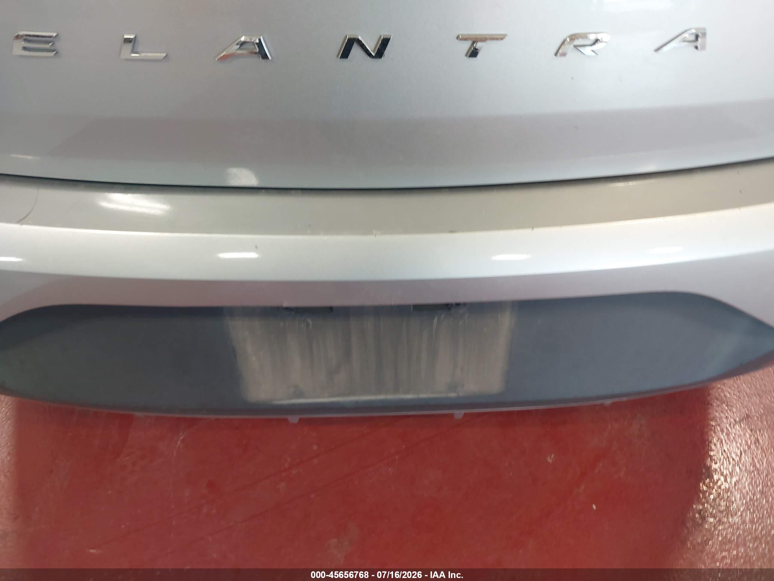 2020 Hyundai Elantra Se Серебряный vin: 5NPD74LF7LH602258