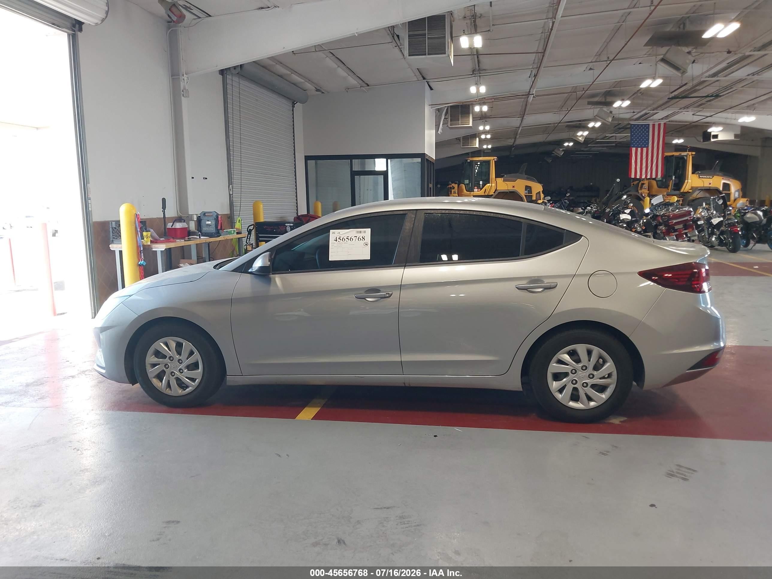 2020 Hyundai Elantra Se Серебряный vin: 5NPD74LF7LH602258
