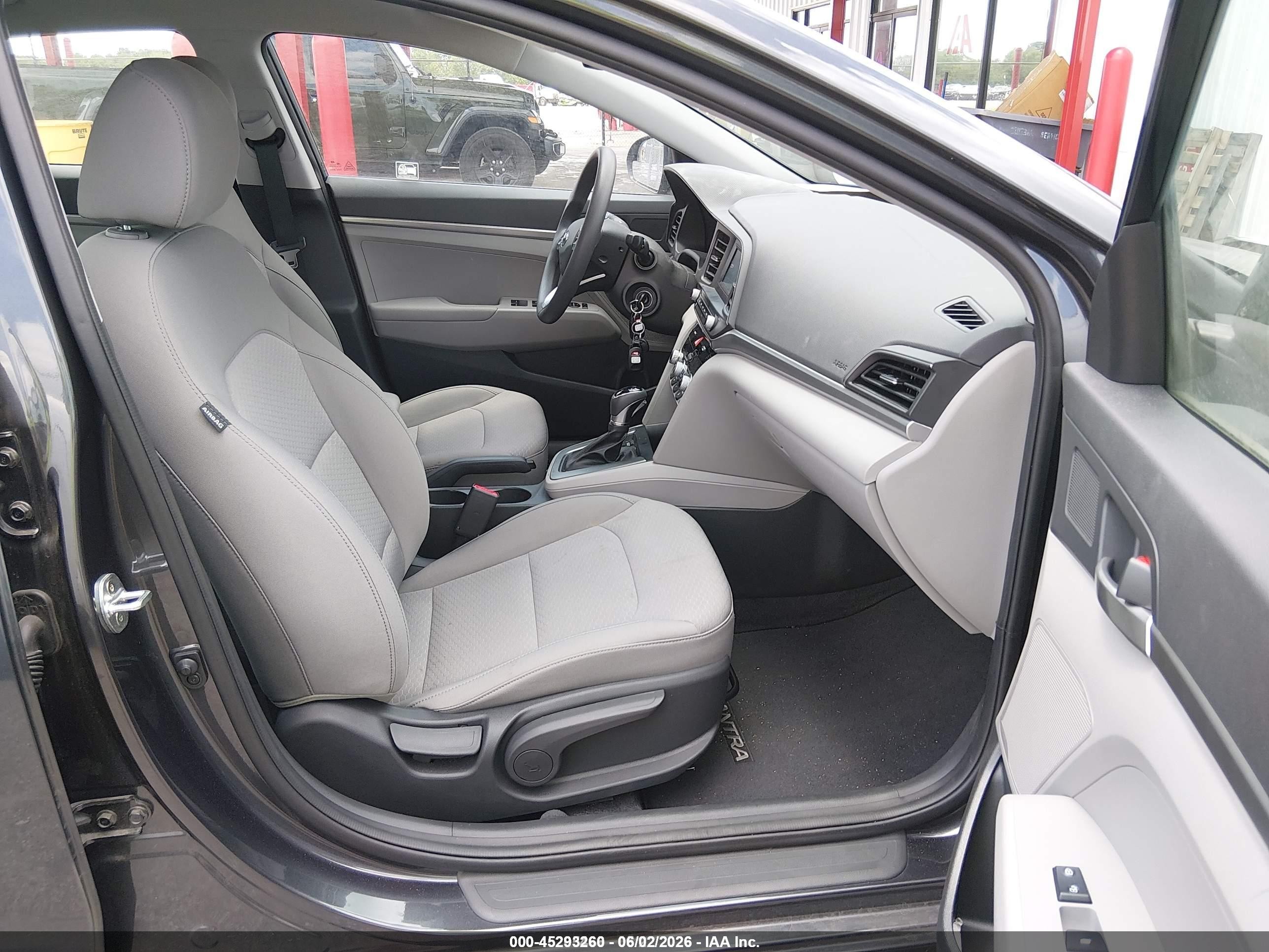 2020 Hyundai Elantra Se Black vin: 5NPD74LF7LH606102