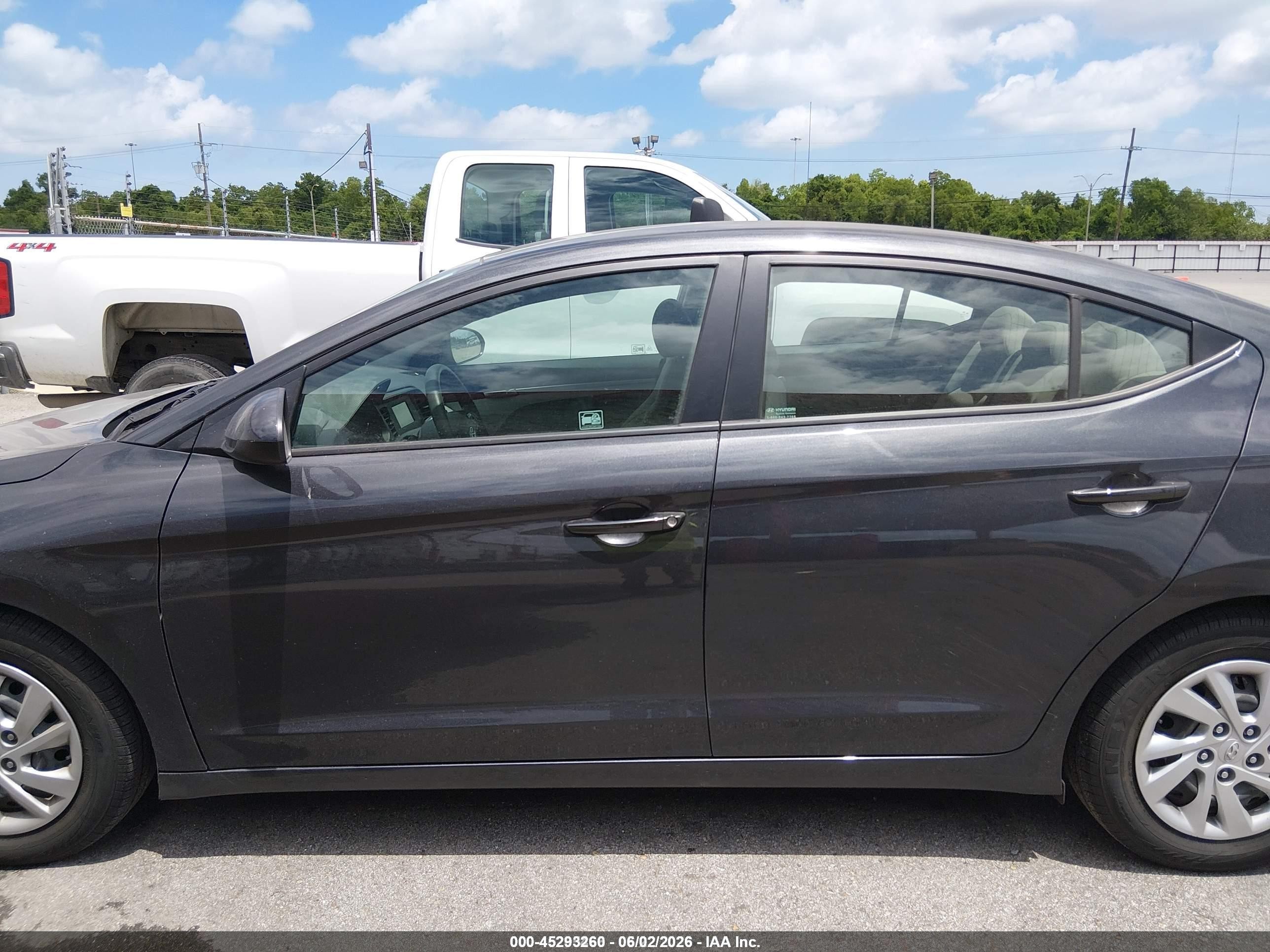 2020 Hyundai Elantra Se Black vin: 5NPD74LF7LH606102