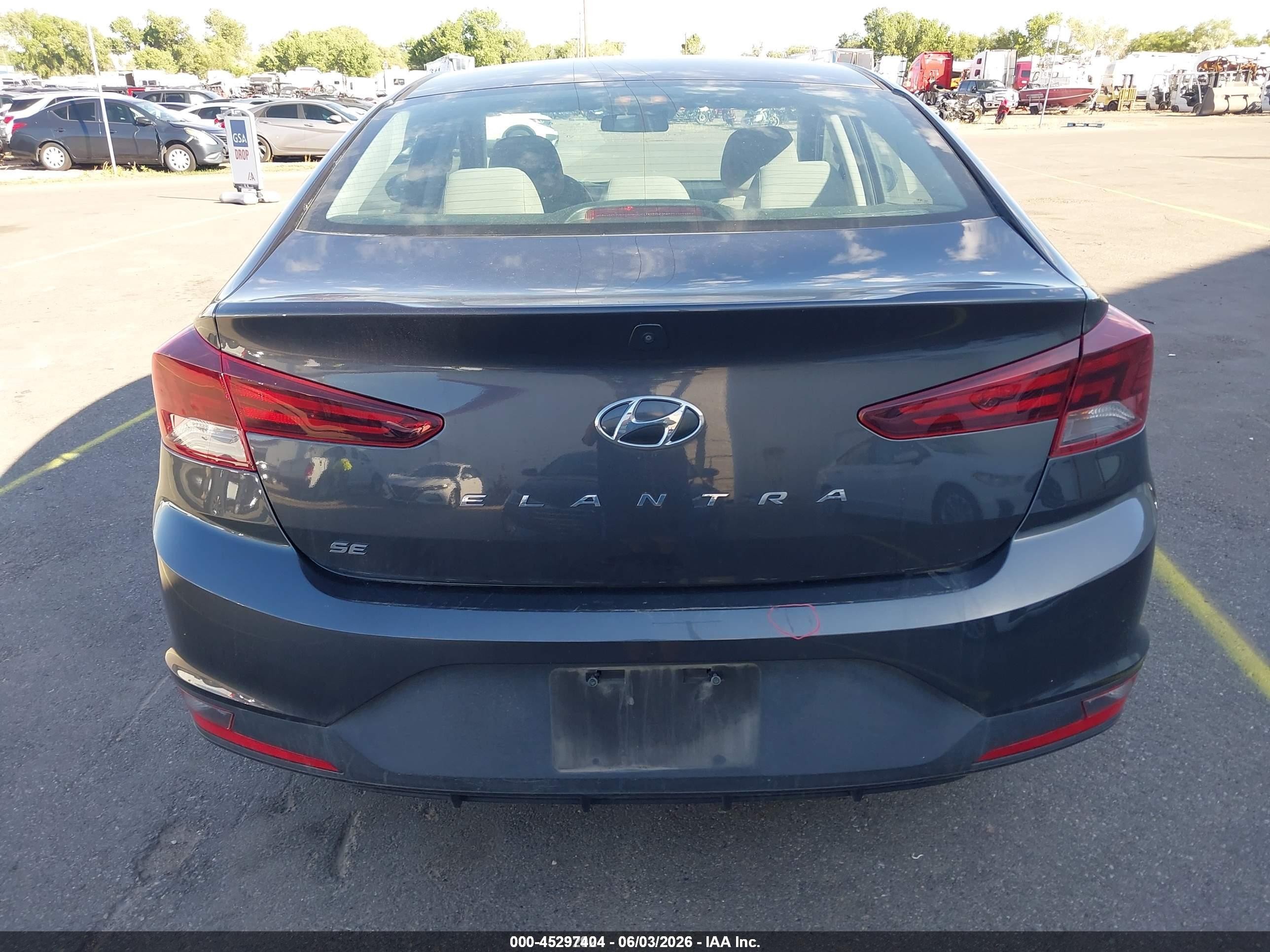 2020 Hyundai Elantra Se Gray vin: 5NPD74LF7LH612921