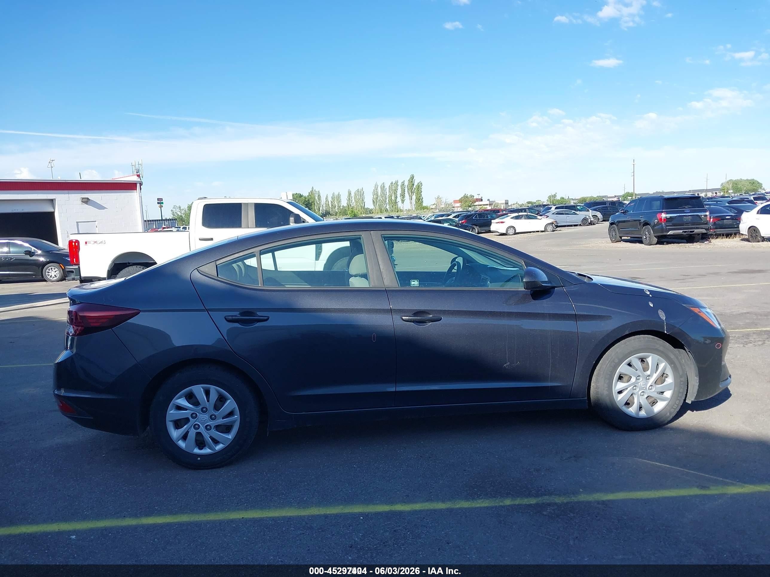 2020 Hyundai Elantra Se Gray vin: 5NPD74LF7LH612921