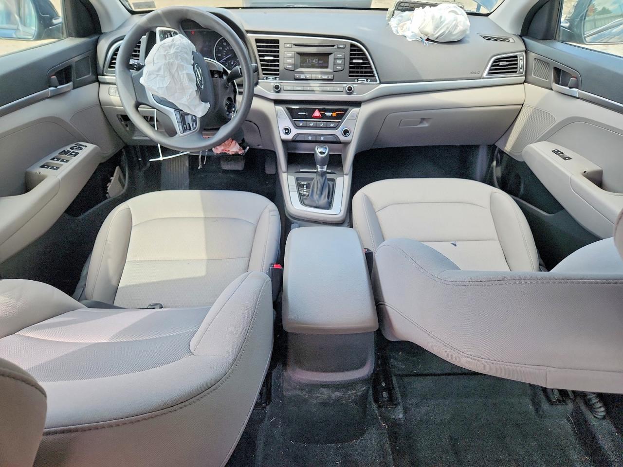 2018 Hyundai Elantra Se Black vin: 5NPD74LF8JH319977