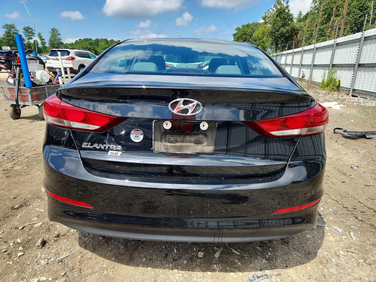 2018 Hyundai Elantra Se Black vin: 5NPD74LF8JH319977