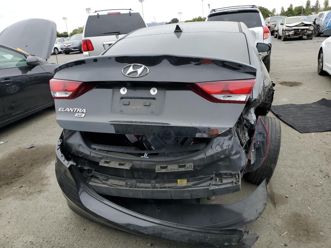 2018 Hyundai Elantra Se Black vin: 5NPD74LF8JH383307