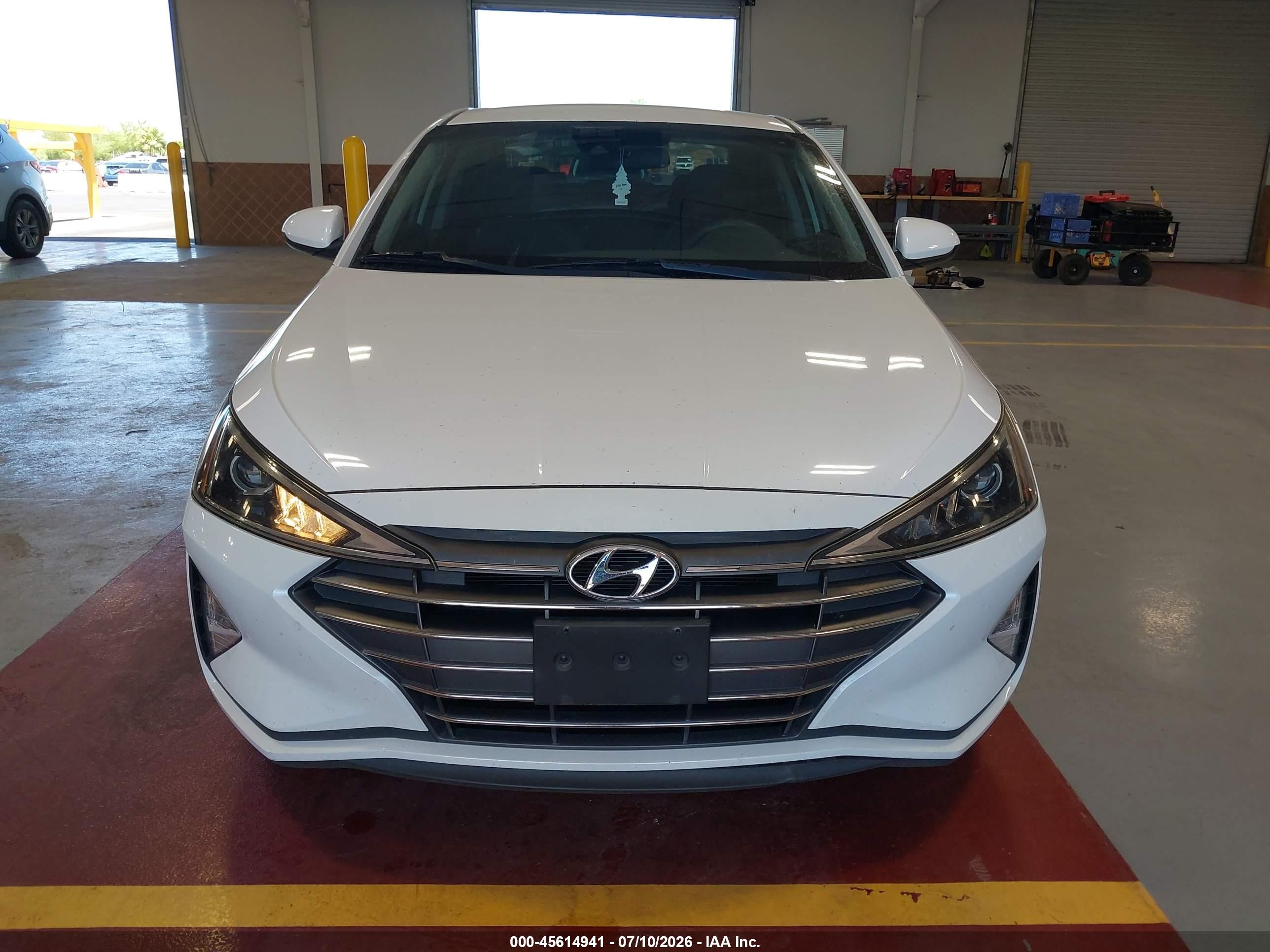 2020 Hyundai Elantra Se Белый vin: 5NPD74LF8LH608845