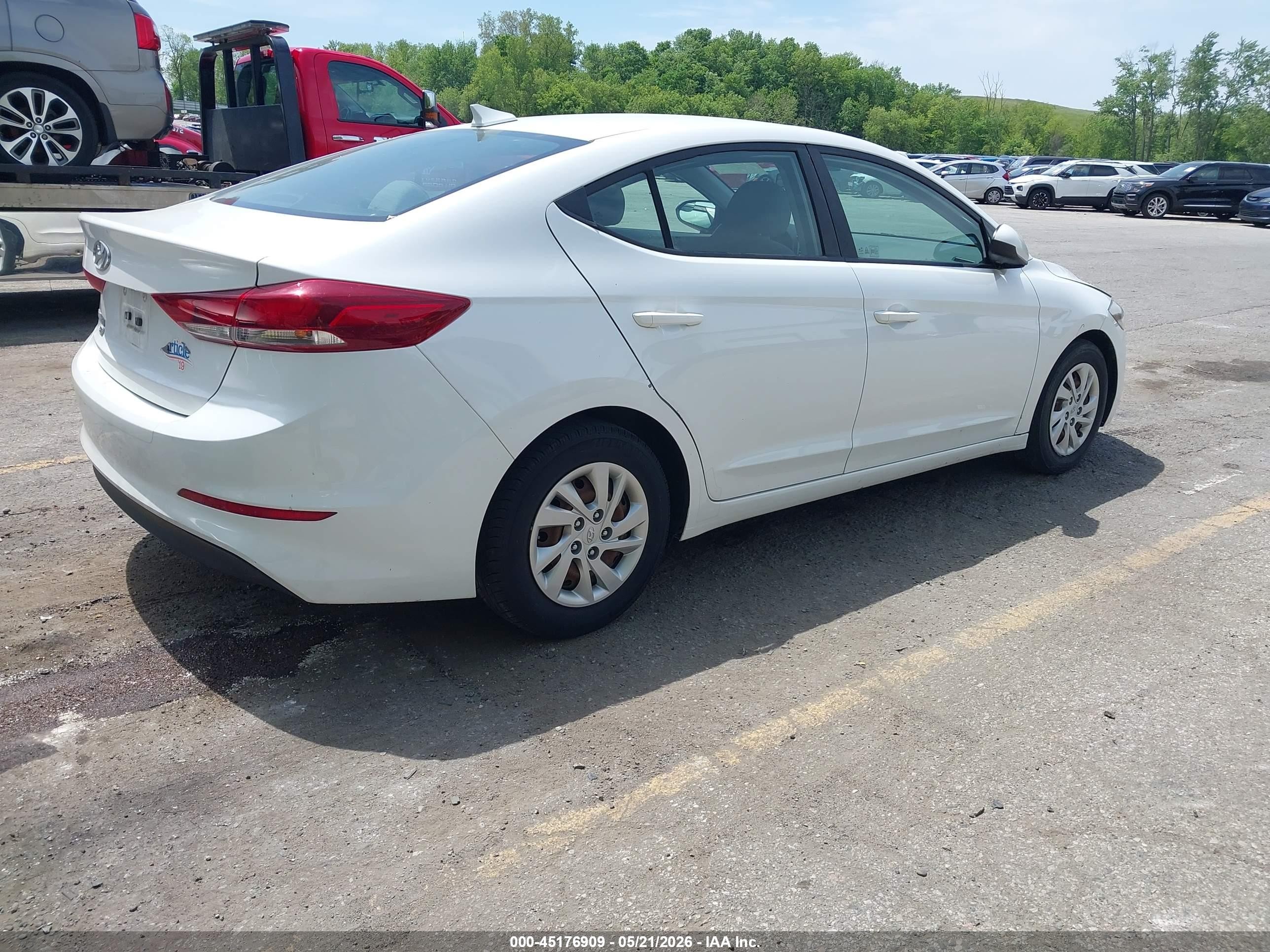 2017 Hyundai Elantra Se White vin: 5NPD74LF9HH037034