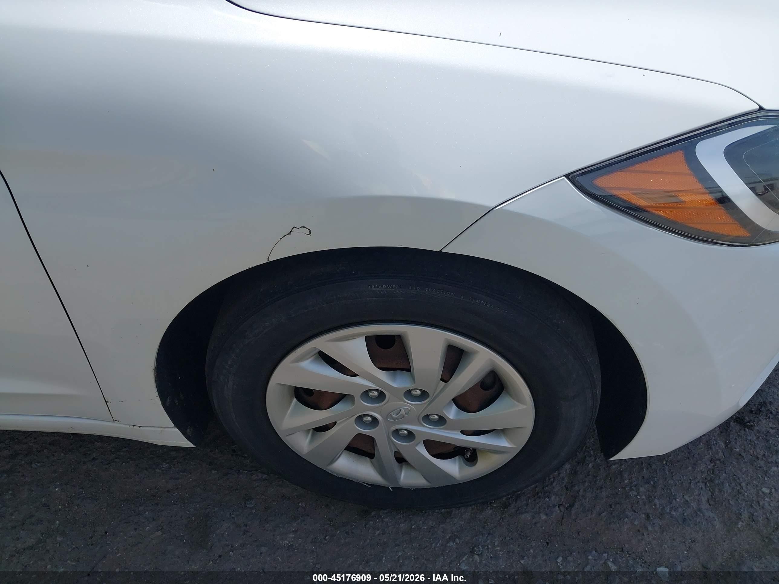 2017 Hyundai Elantra Se White vin: 5NPD74LF9HH037034