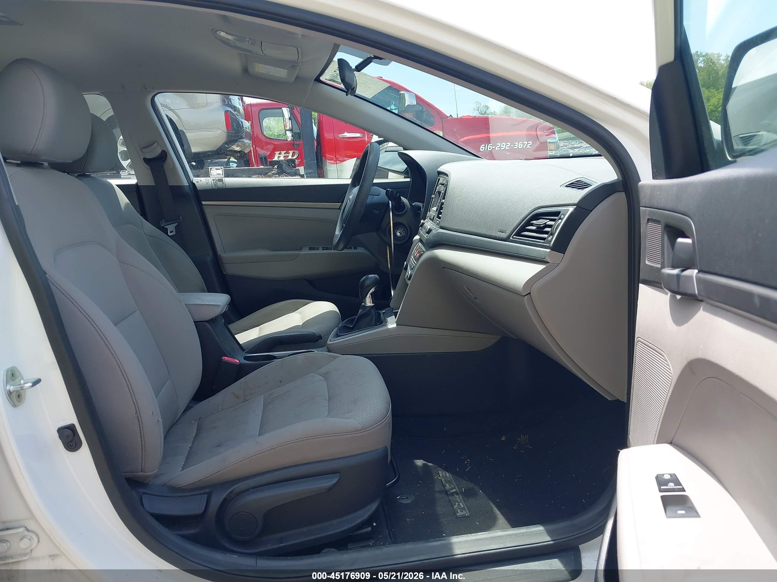 2017 Hyundai Elantra Se White vin: 5NPD74LF9HH037034