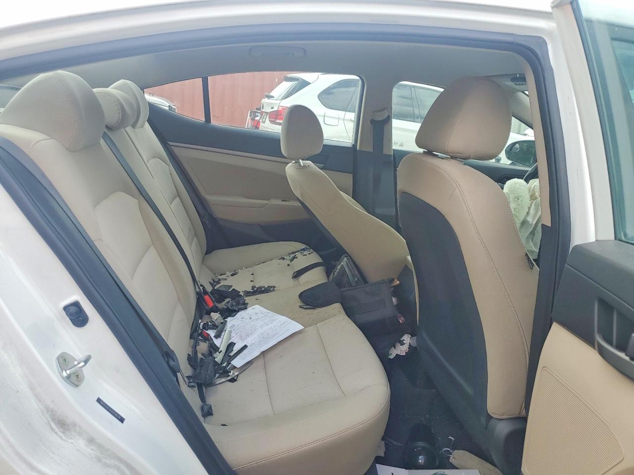 2018 Hyundai Elantra Se White vin: 5NPD74LF9JH258039