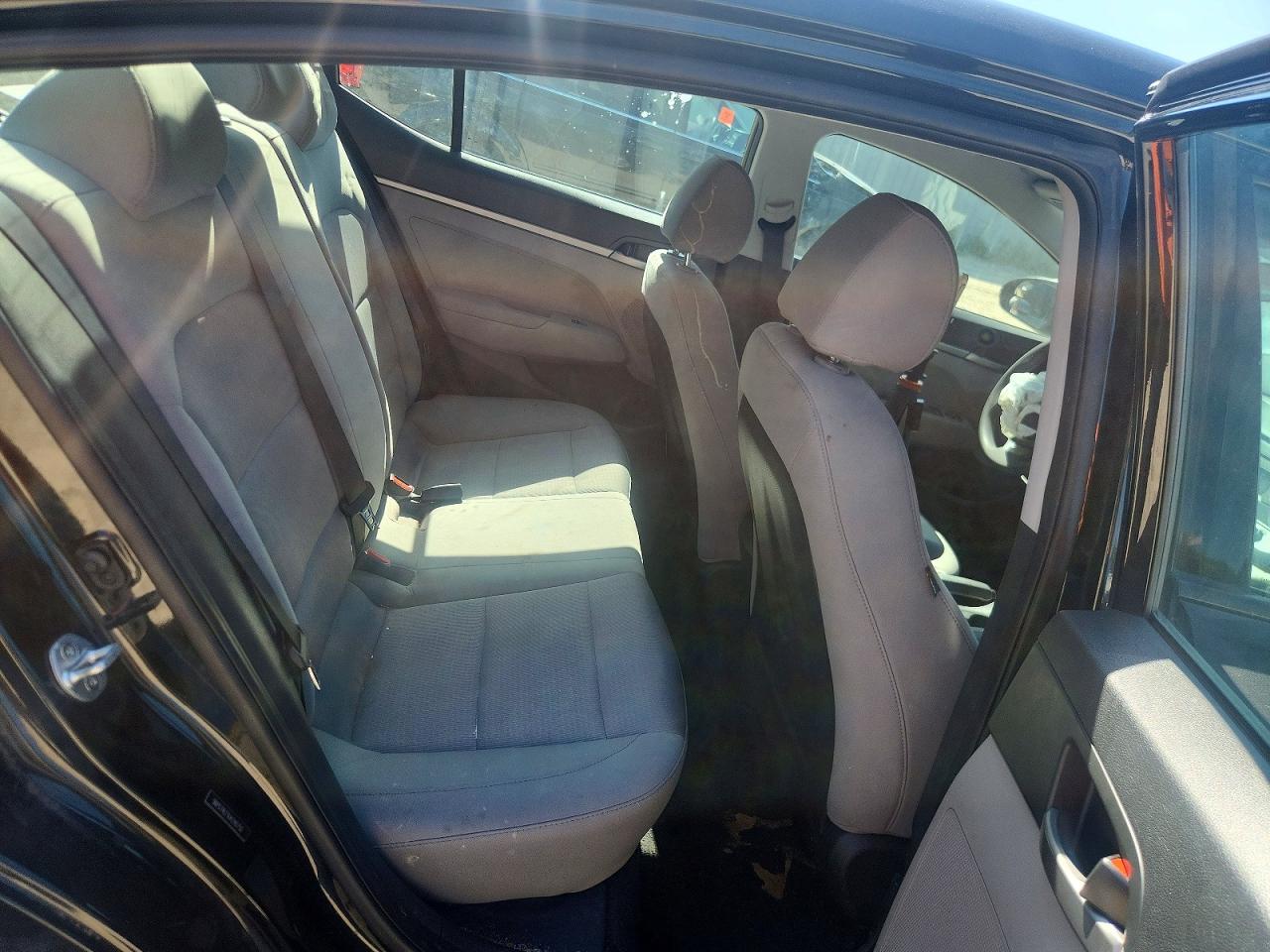 2018 Hyundai Elantra Se Black vin: 5NPD74LF9JH290750