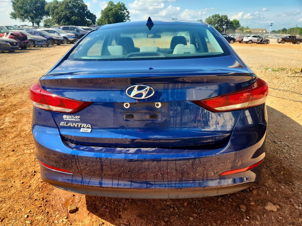 2018 Hyundai Elantra Se Синий vin: 5NPD74LF9JH362241