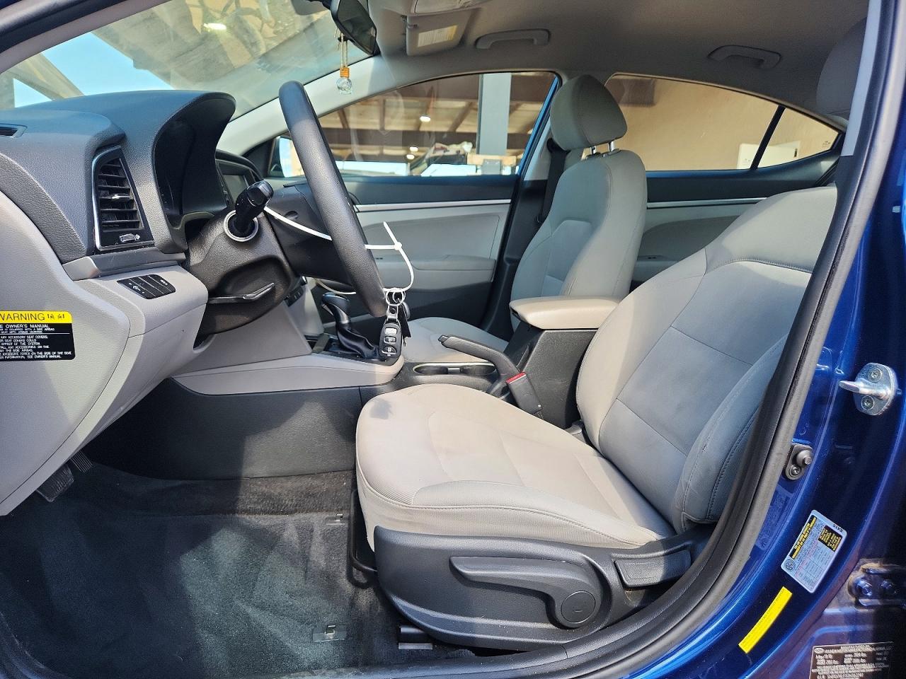 2018 Hyundai Elantra Se Синий vin: 5NPD74LF9JH362241