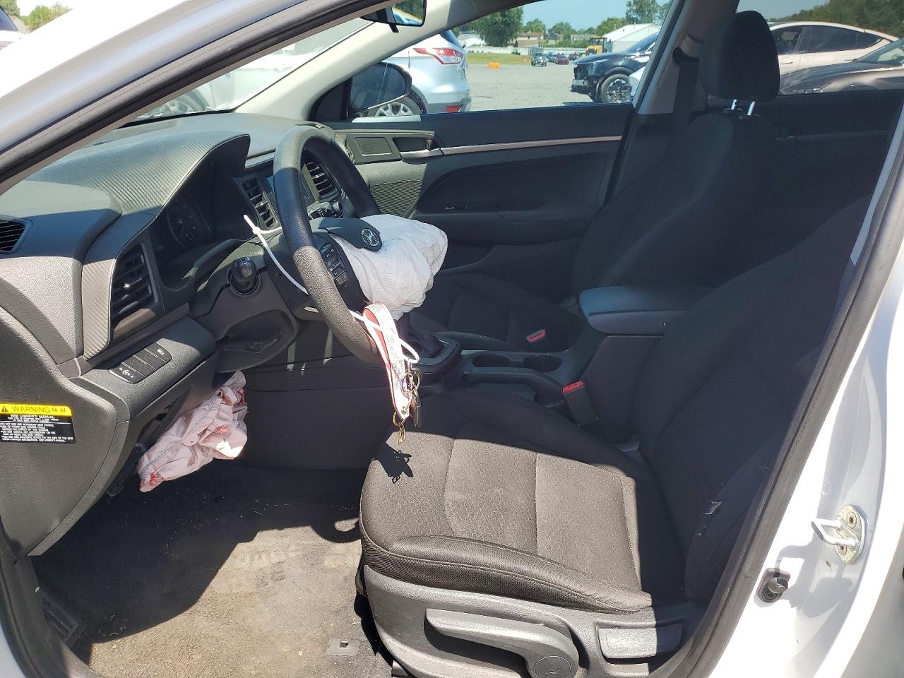 2019 Hyundai Elantra Se White vin: 5NPD74LF9KH407034